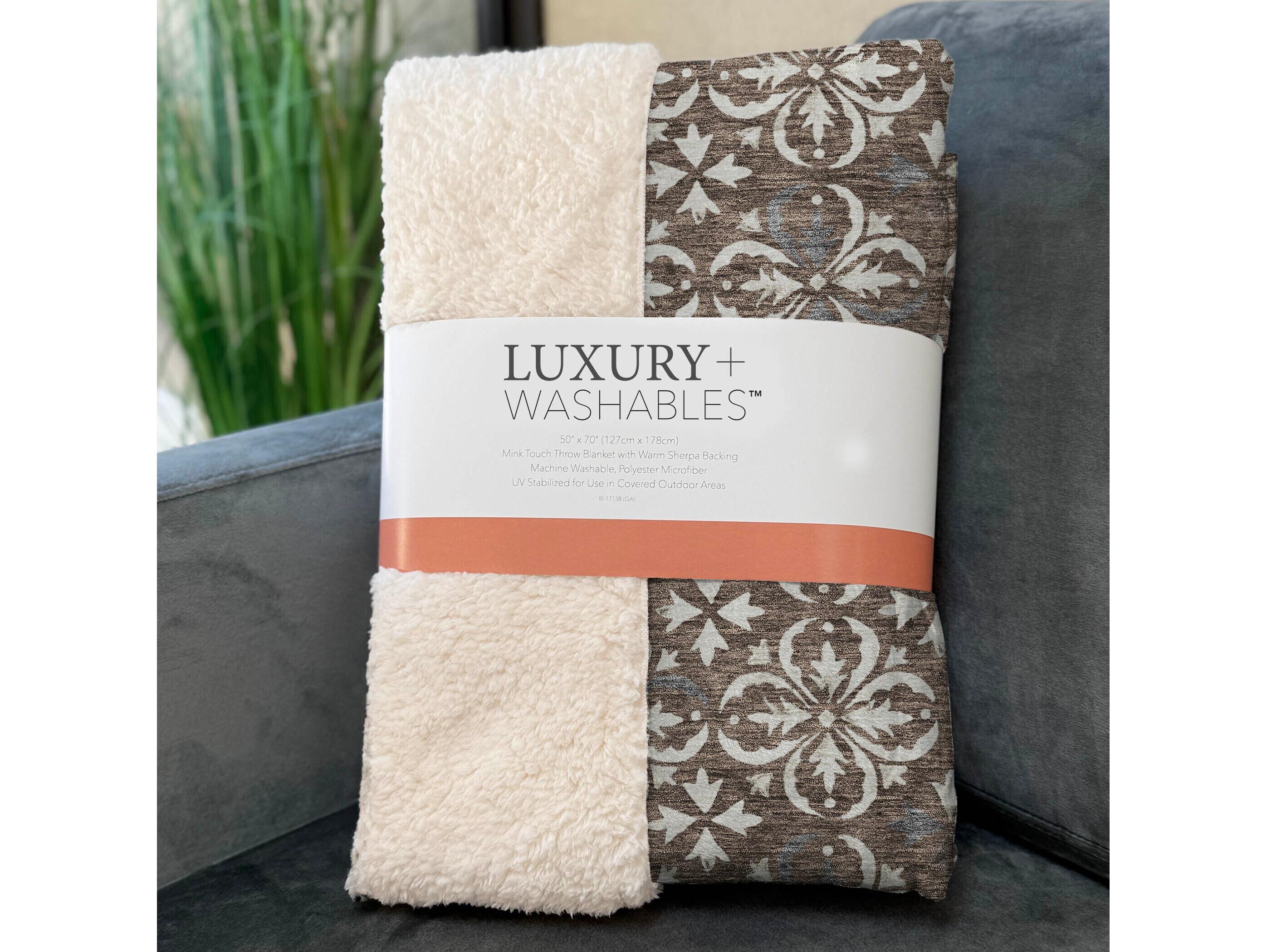 Dalyn Sherpa Brown Polyester Throw