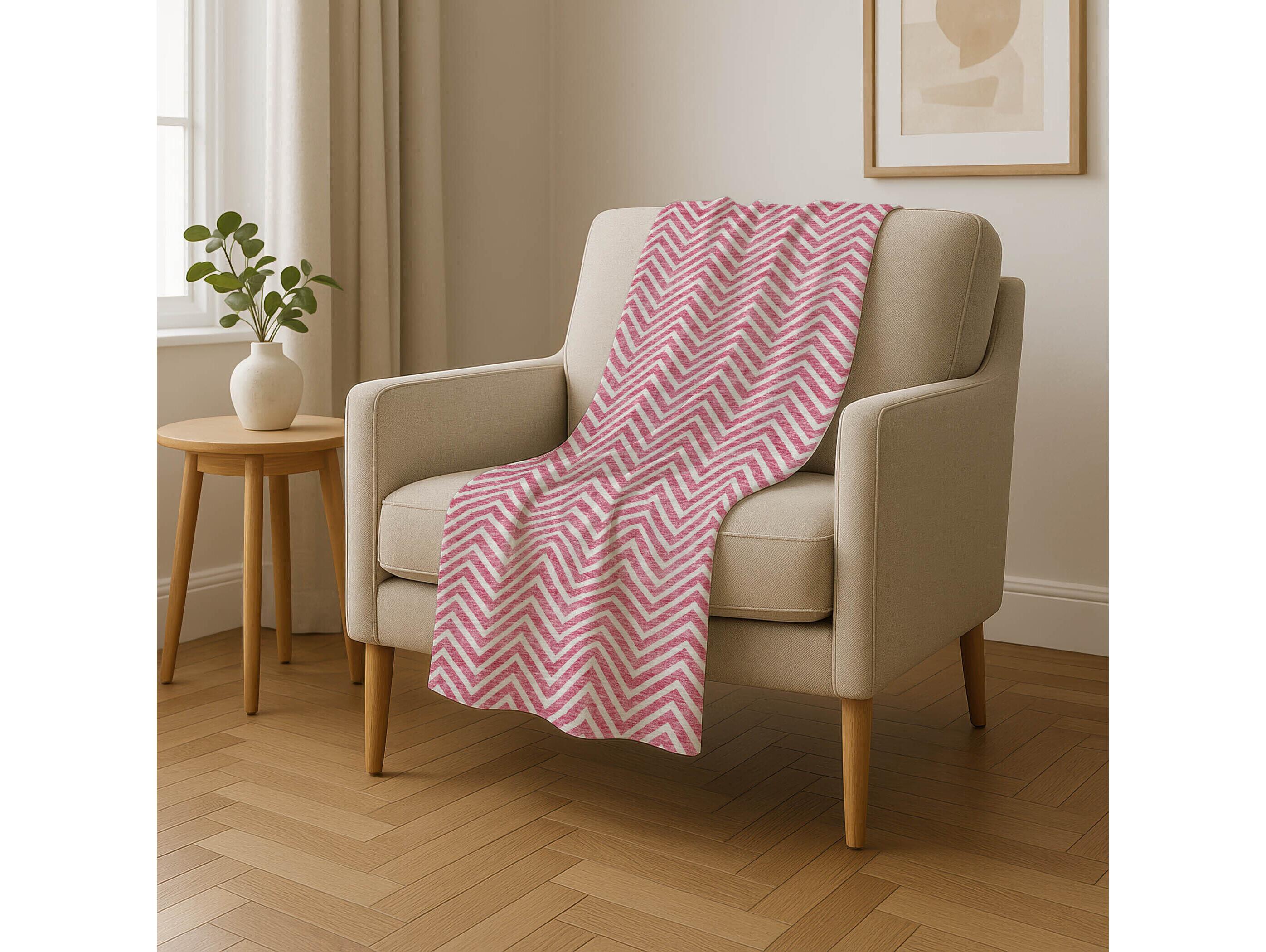 Dalyn Sherpa Pink Polyester Throw