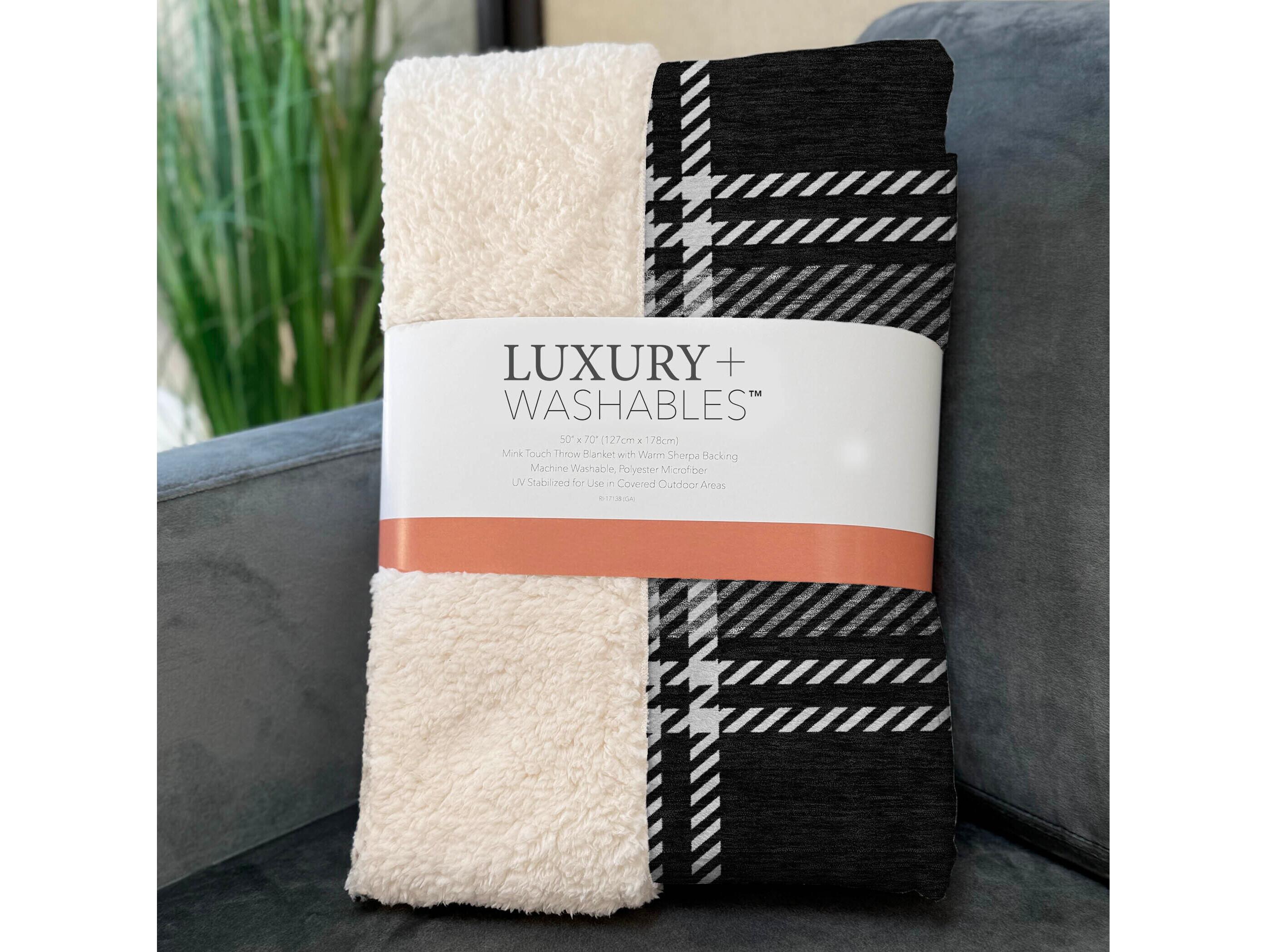 Dalyn Sherpa Black Polyester Throw