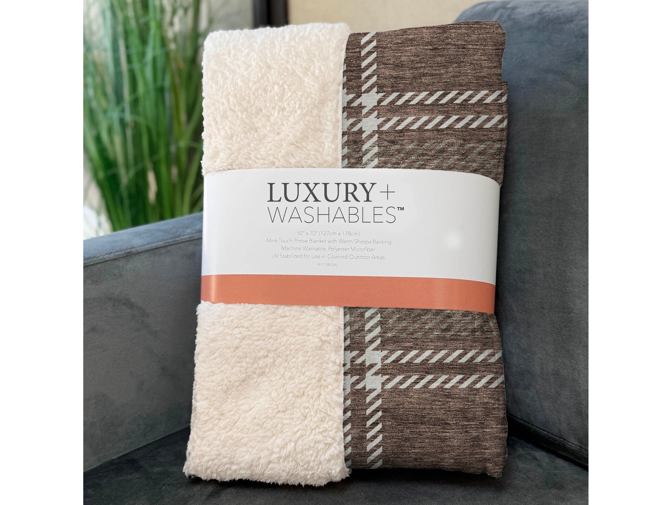 Dalyn Sherpa Brown Polyester Throw