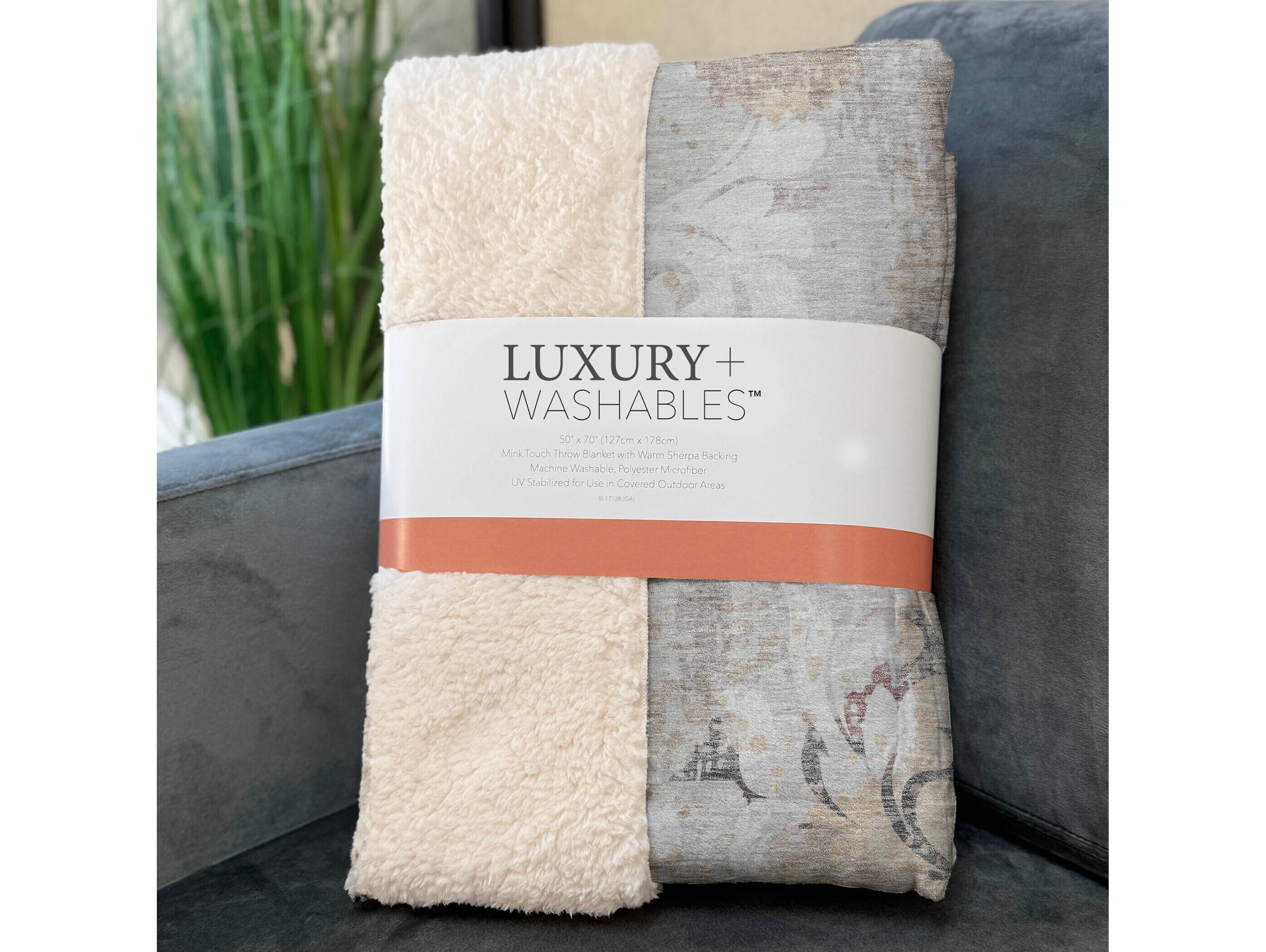 Dalyn Sherpa Ivory Polyester Throw