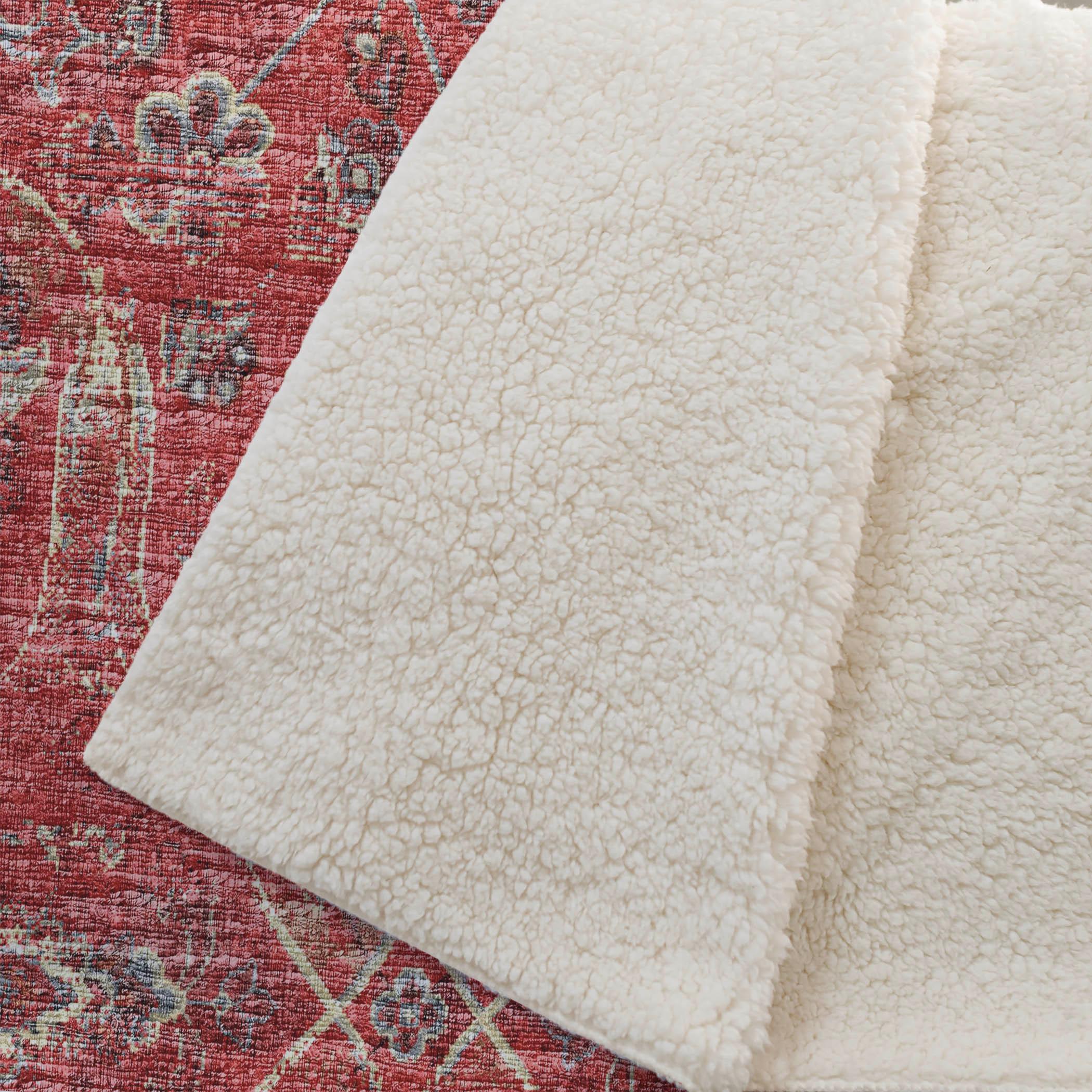 Dalyn Sherpa Red Polyester Throw