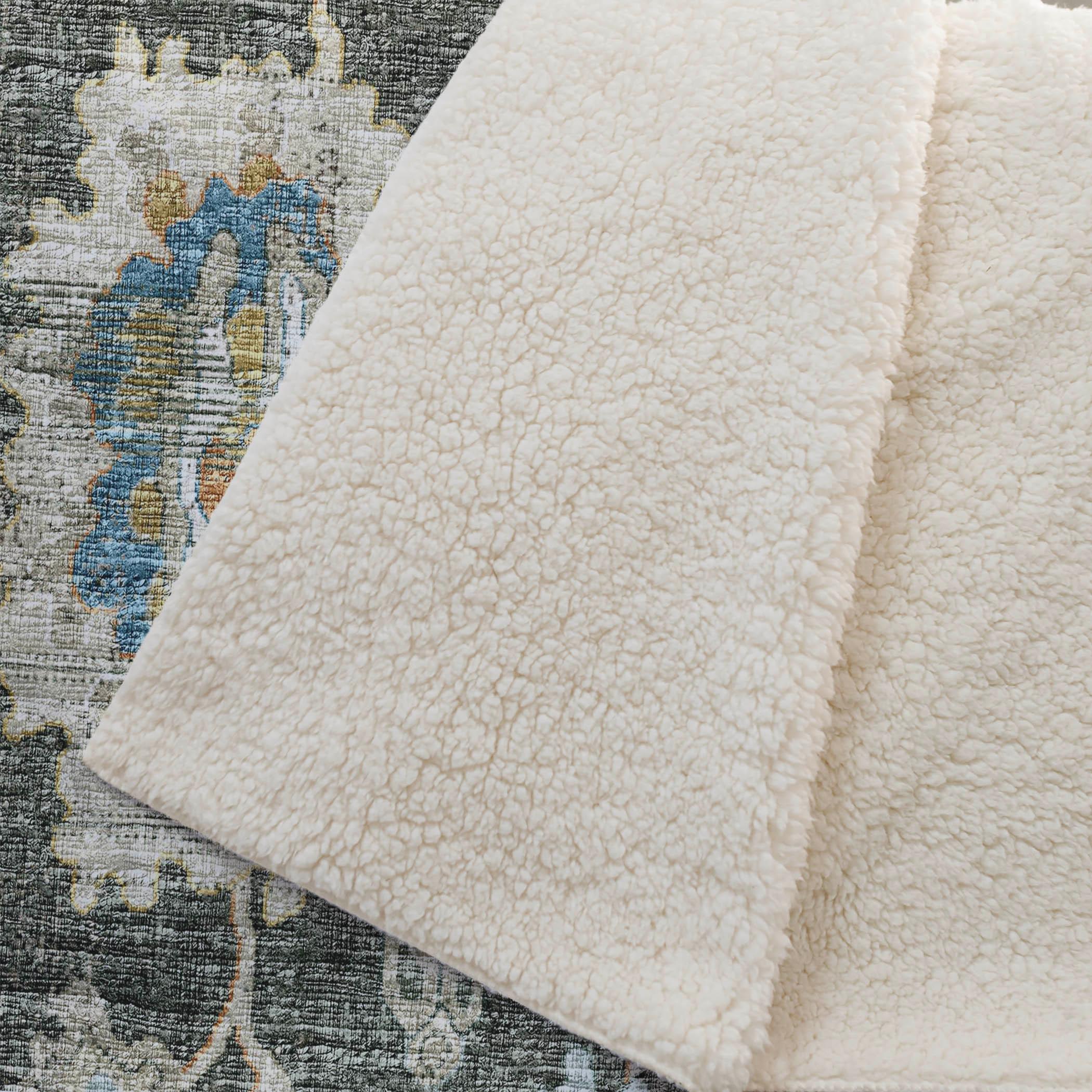 Dalyn Sherpa Green Polyester Throw