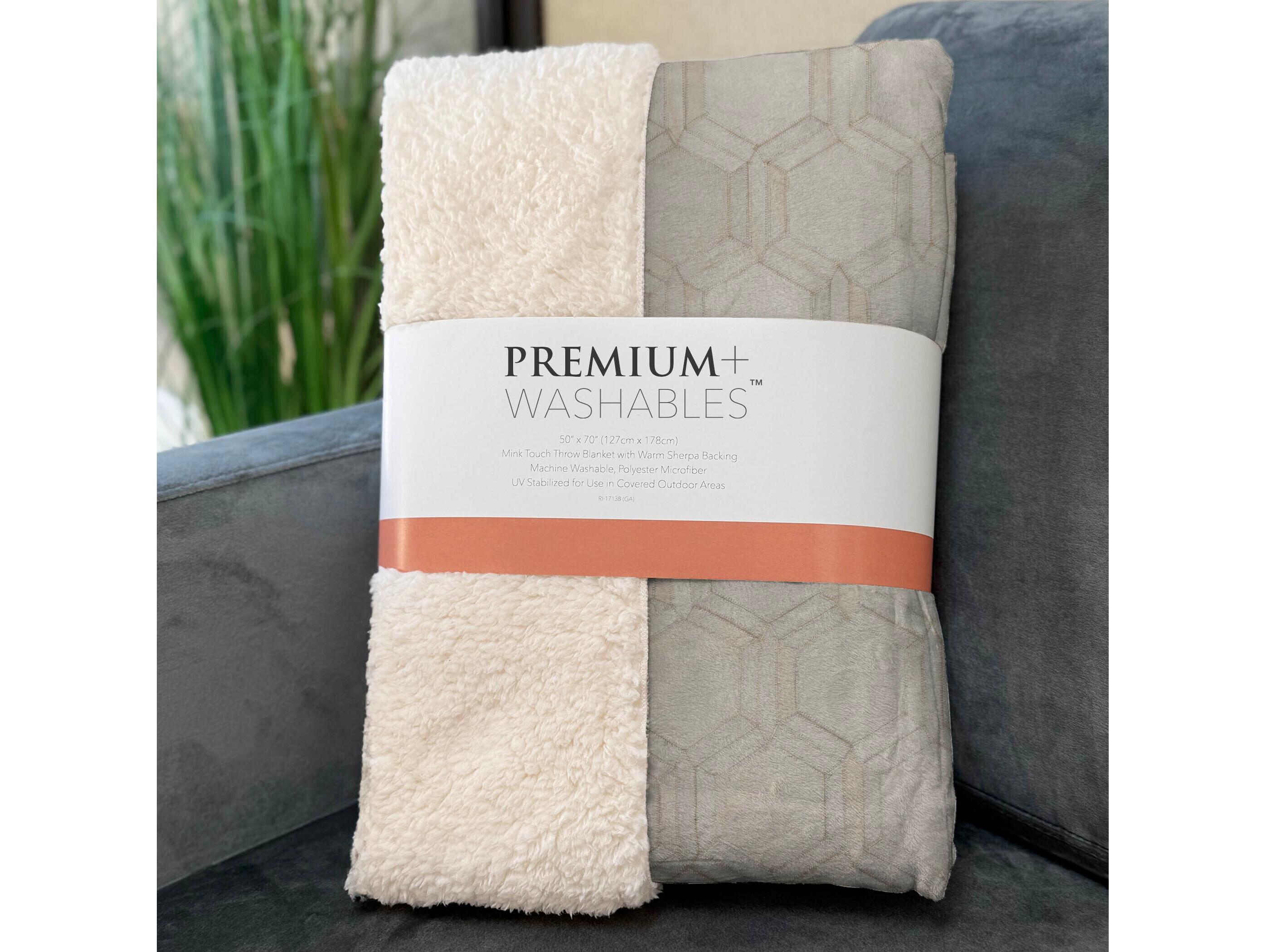Dalyn Sherpa Ivory Polyester Throw