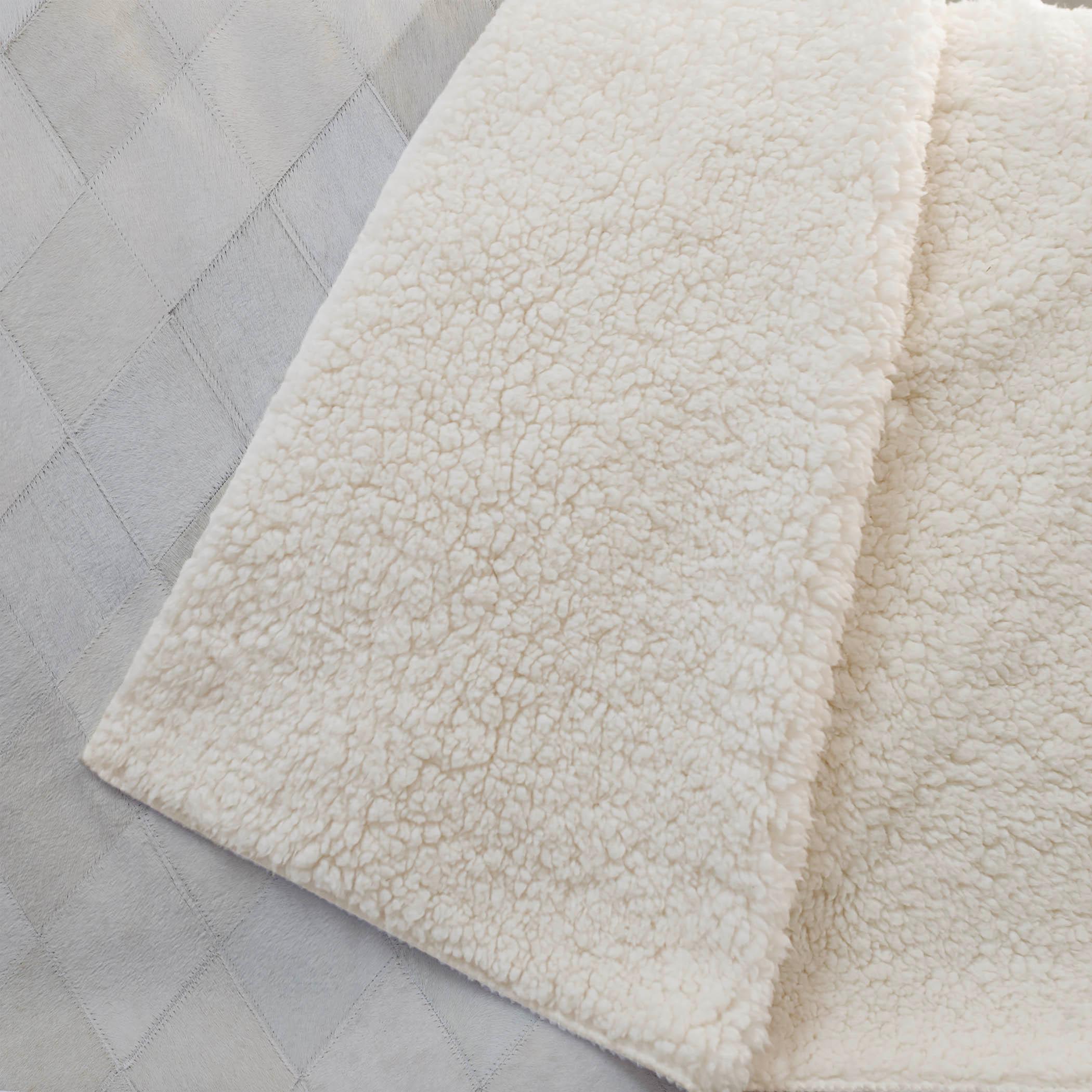 Dalyn Sherpa Ivory Polyester Throw