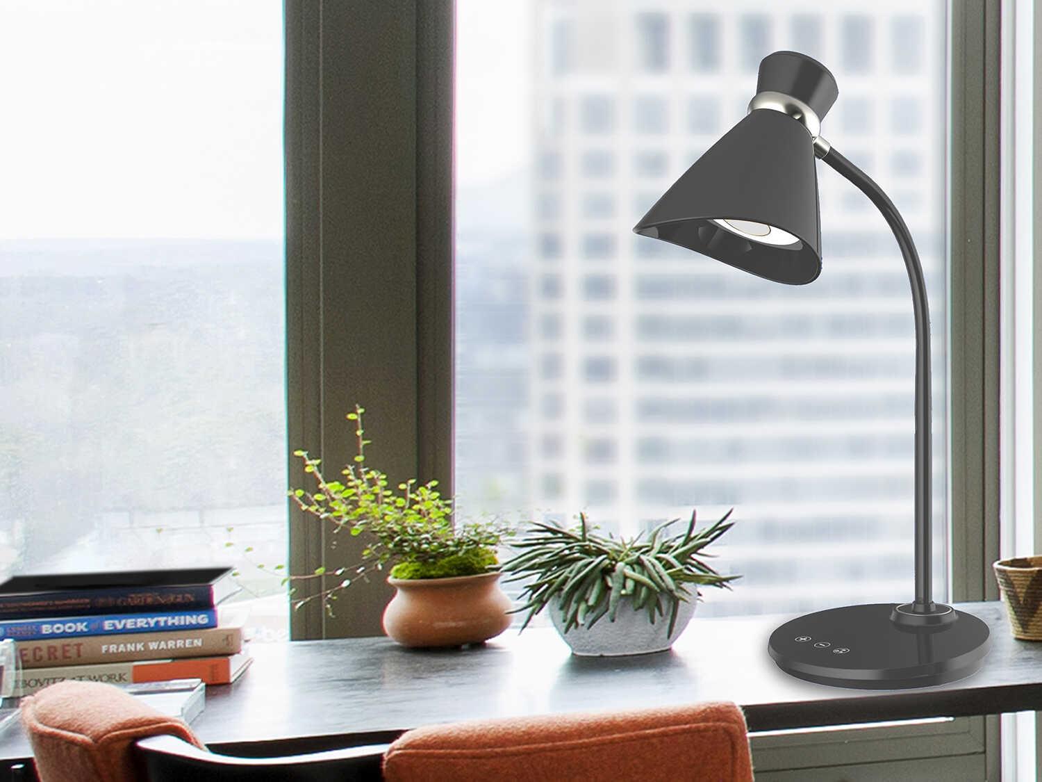 Dainolite Black Silver Desk Lamp