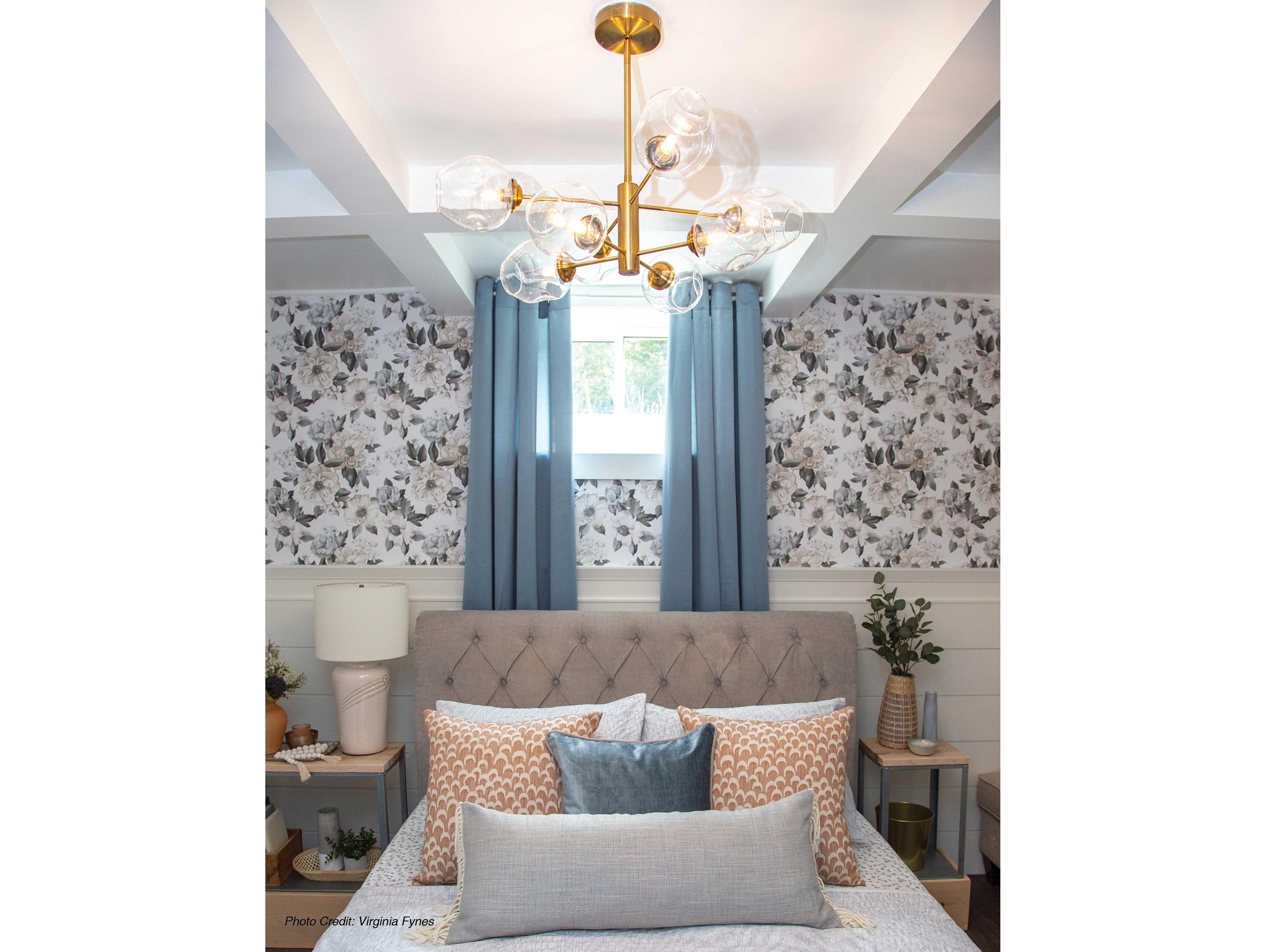 Dainolite Abii 8-Light Vintage Bronze Globe Chandelier