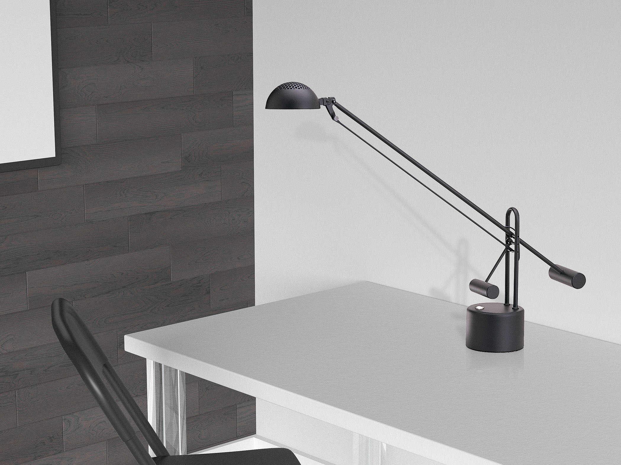 Dainolite Black Desk Lamp