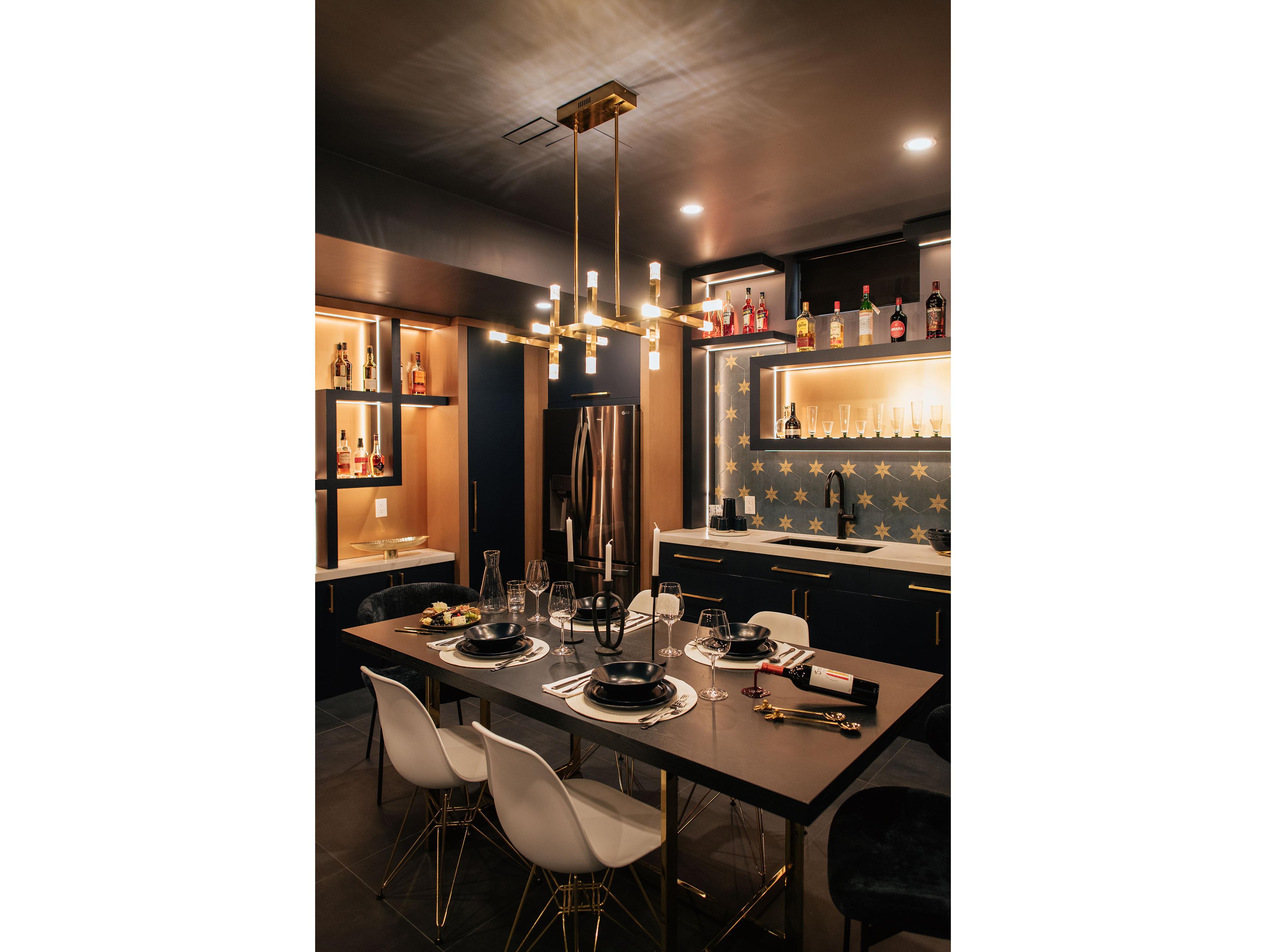 Dainolite Francesca 16-Light Aged Brass Geometric Linear Island Pendant