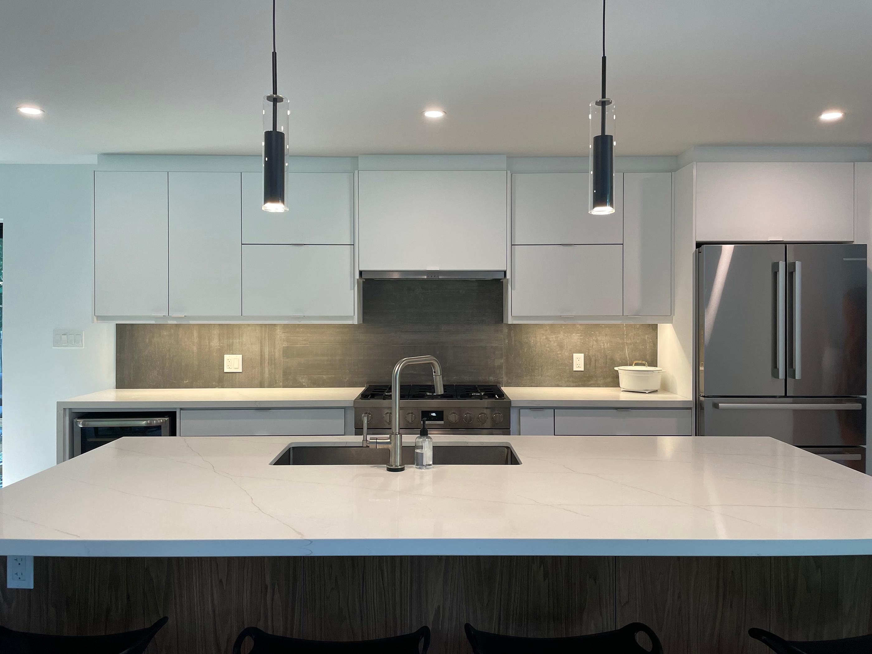 Dainolite Luna 1-Light Black Cylinder Mini Pendant