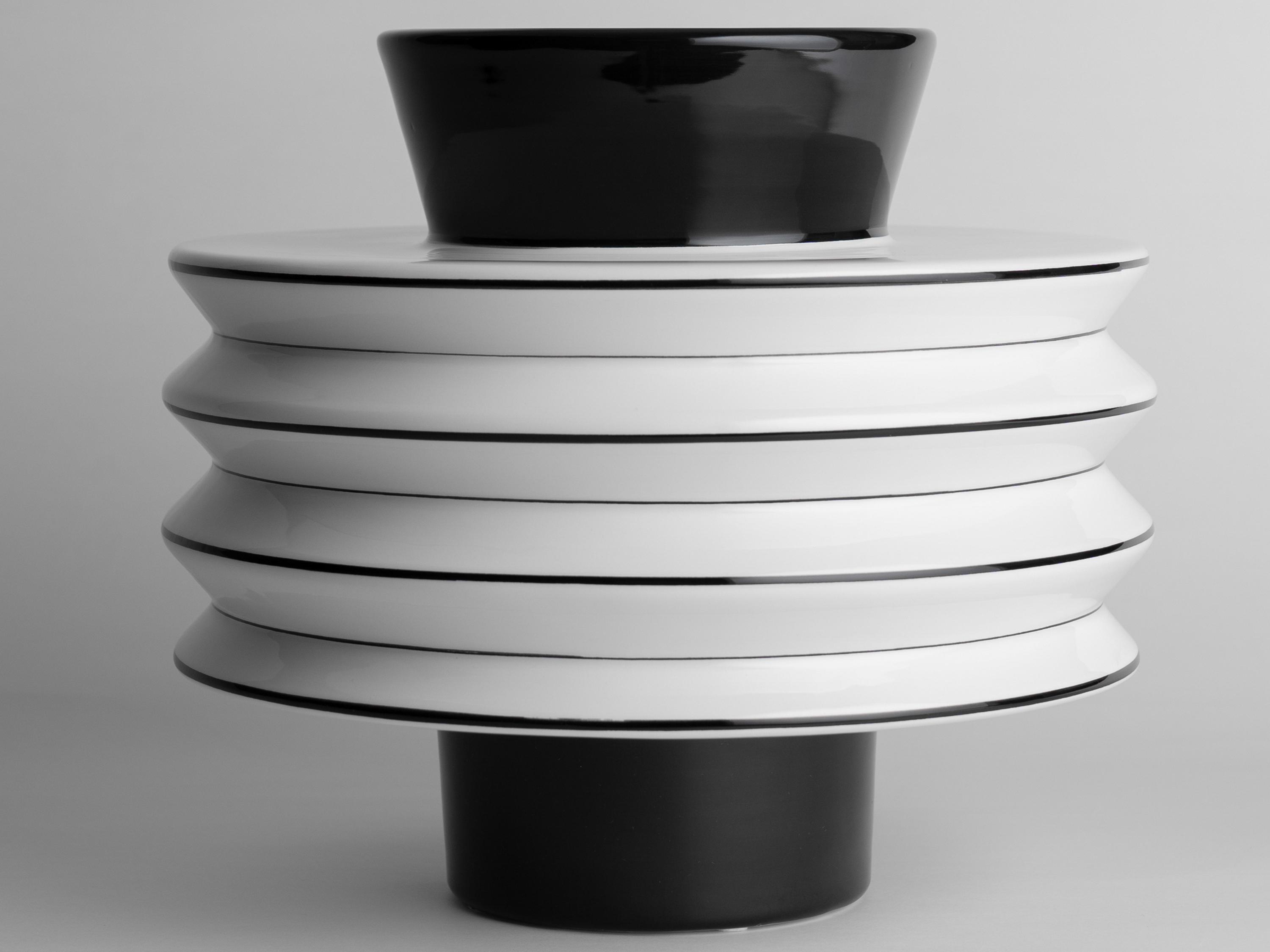 Driade Linde Burkhardt White & Black Vase