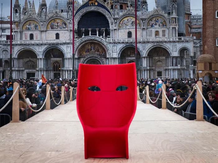 Driade Outdoor Quick Ship Nemo Polyenthylene Monobloc Big Swivel Armchair in Red