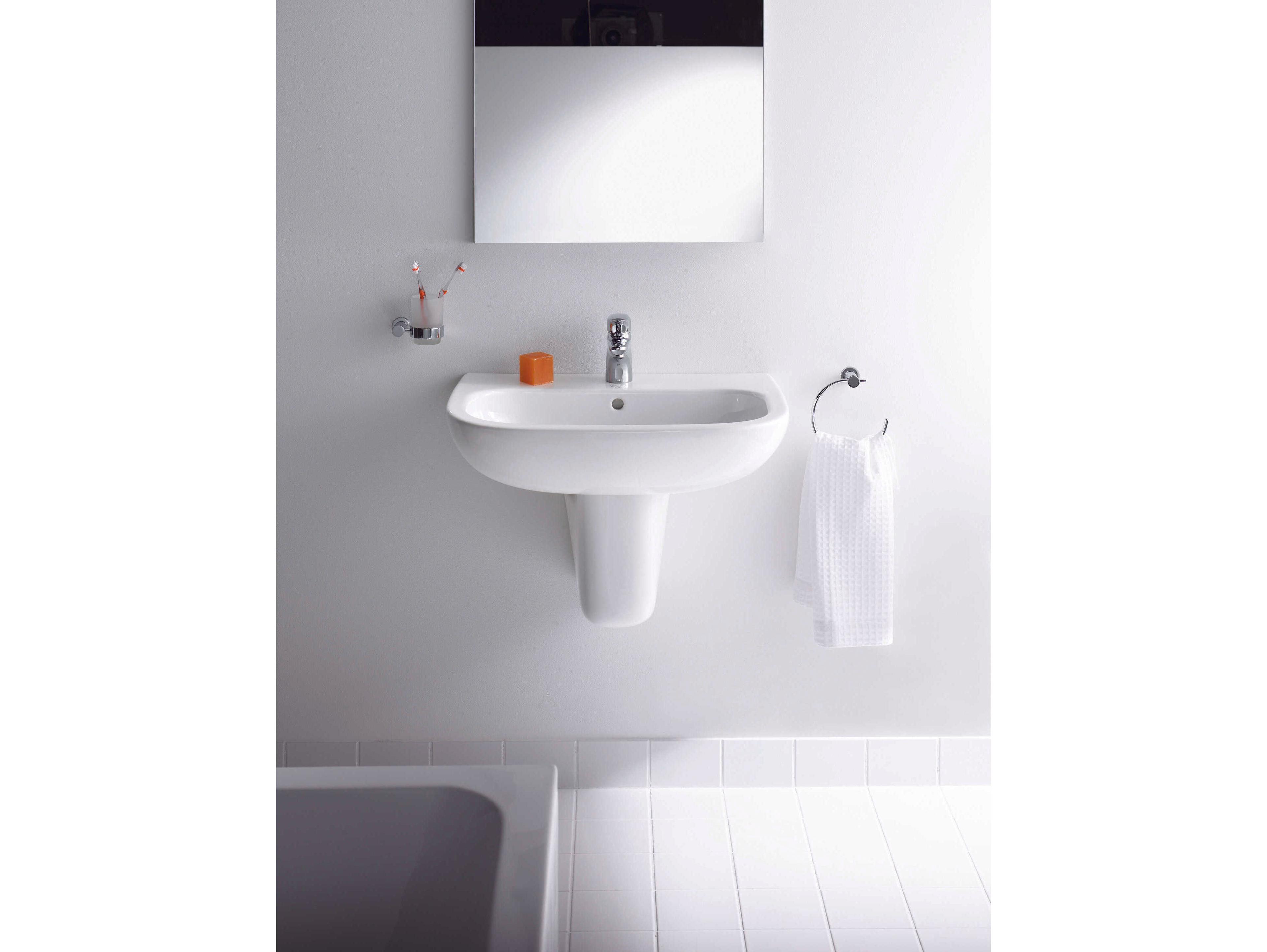 Duravit D-code 23'' White High Gloss Sink with 1 Faucet holes