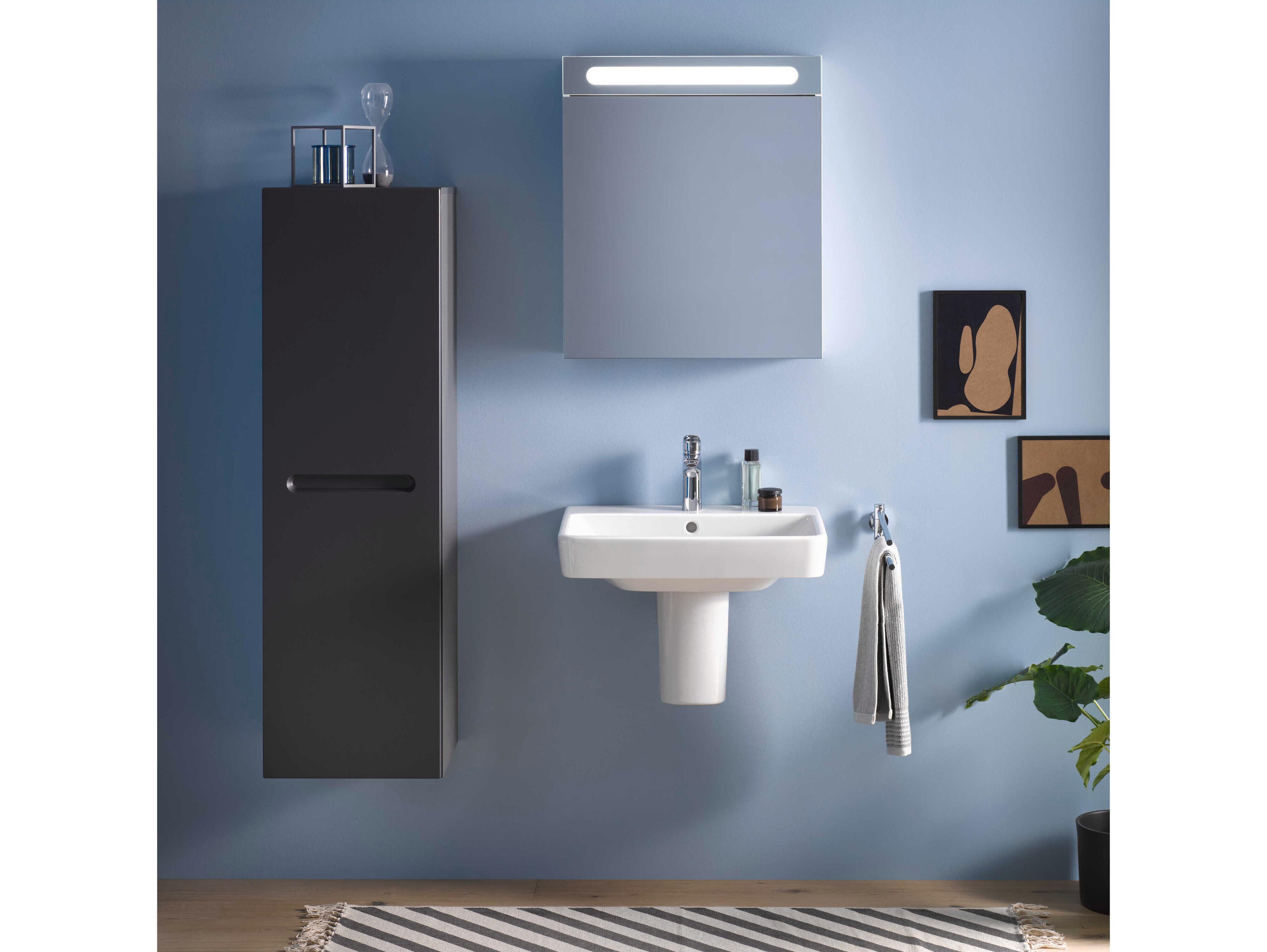 Duravit Duravit No.1 24'' Ceramic White High Gloss Wall-Mounted Sink with 1 Faucet Hole