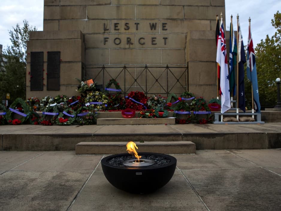 EcoSmart Fire Mix Concrete Steel Round Pit Table