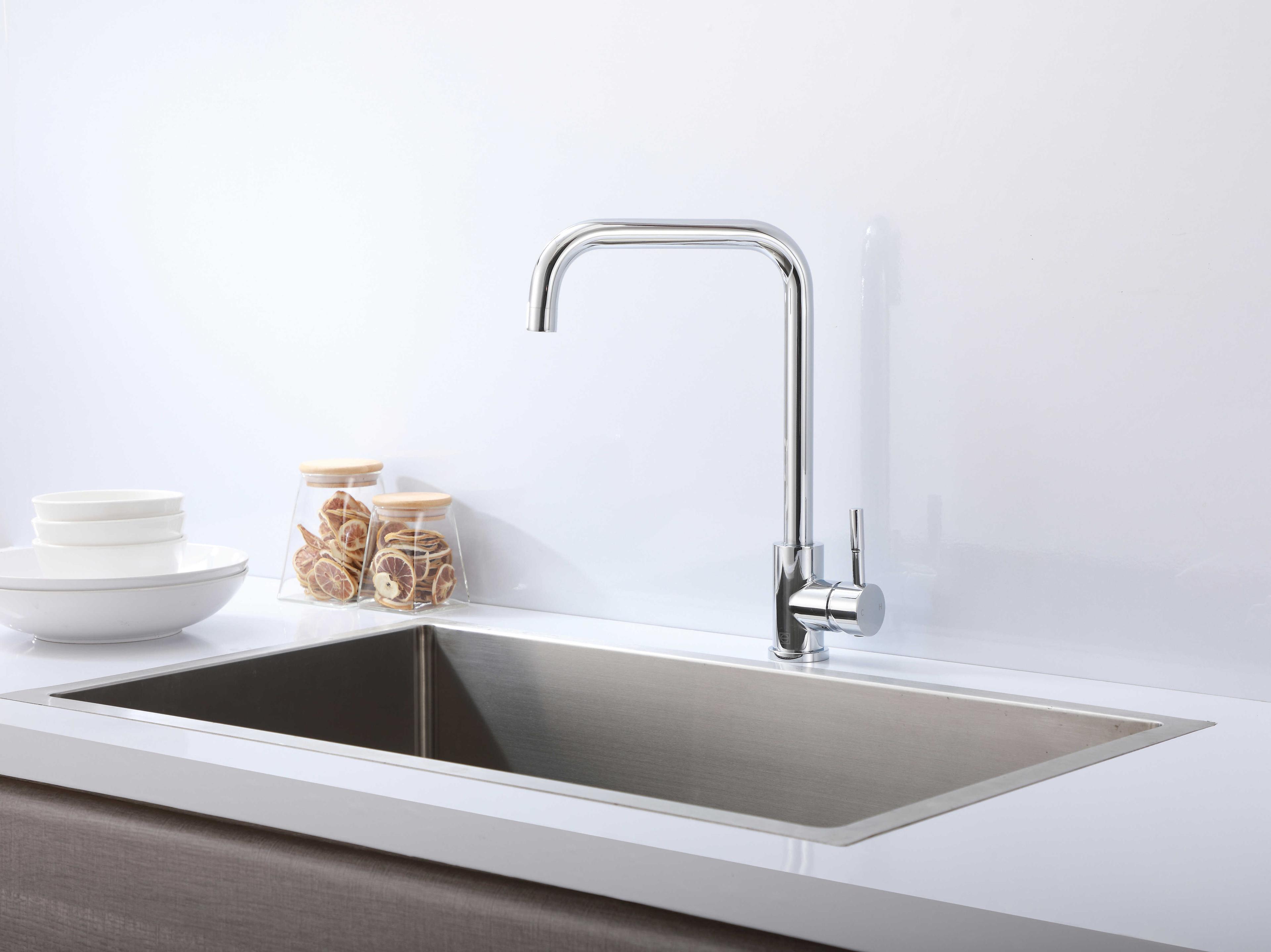 Elegant Lighting Levi Chrome Pull Down Sprayer Kitchen Faucet