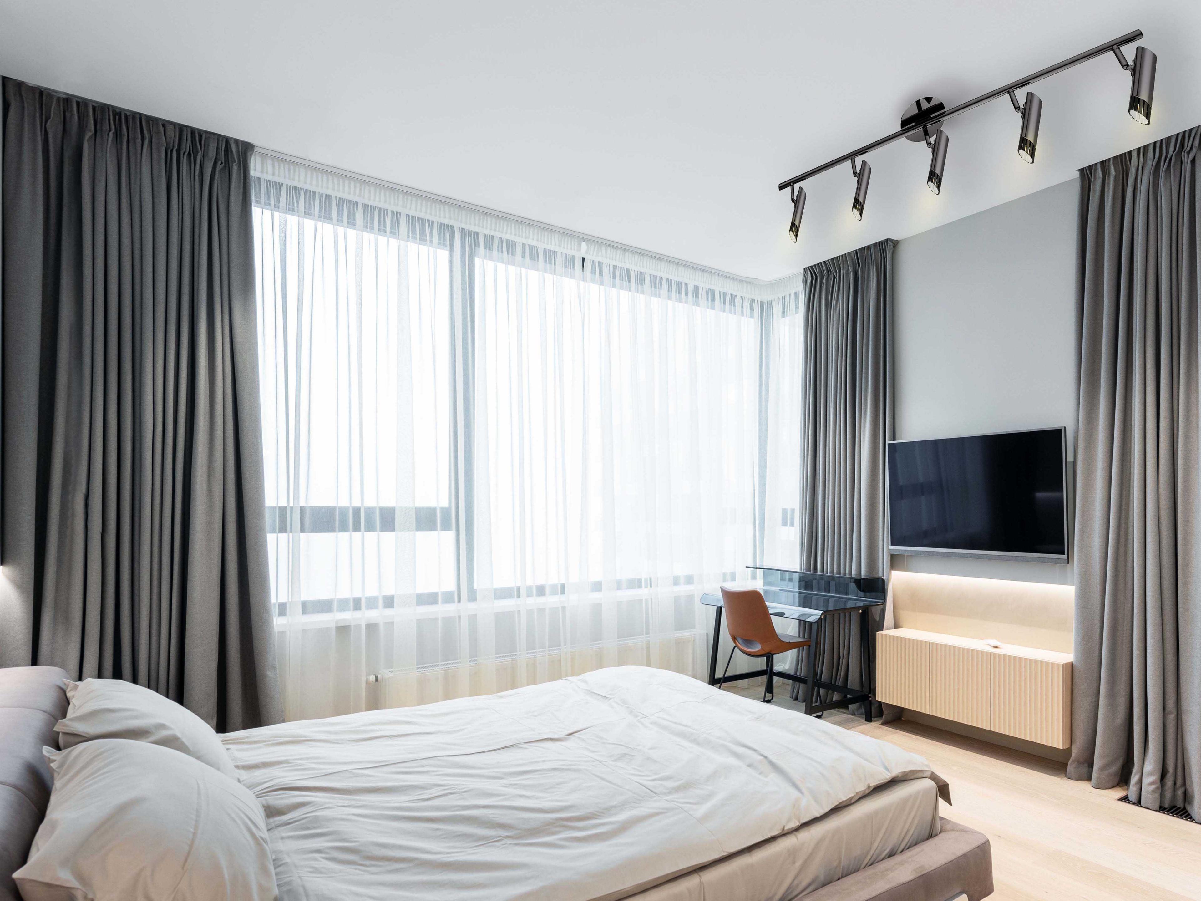 Eglo Lianello 5-Light Black Chrome Cylinder Track & Rail Light