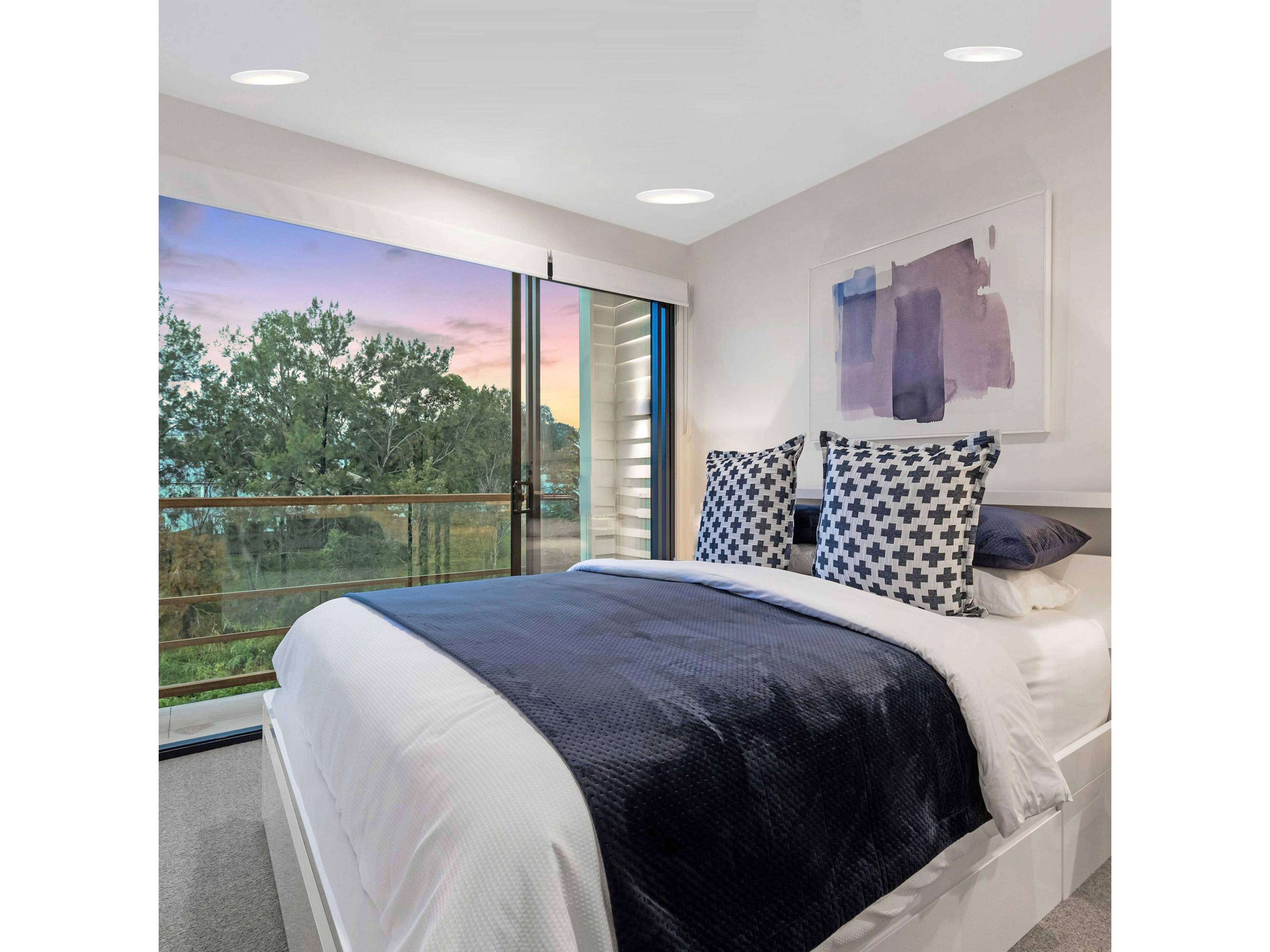 Eglo Retro Fit 1-Light White Round Recessed Light