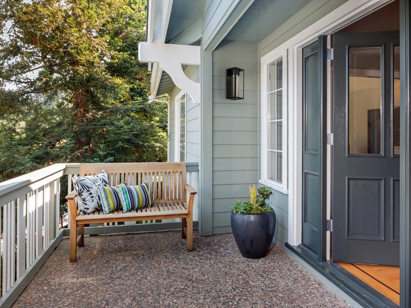 Eglo Walker Hill 1-Light Outdoor Wall Light