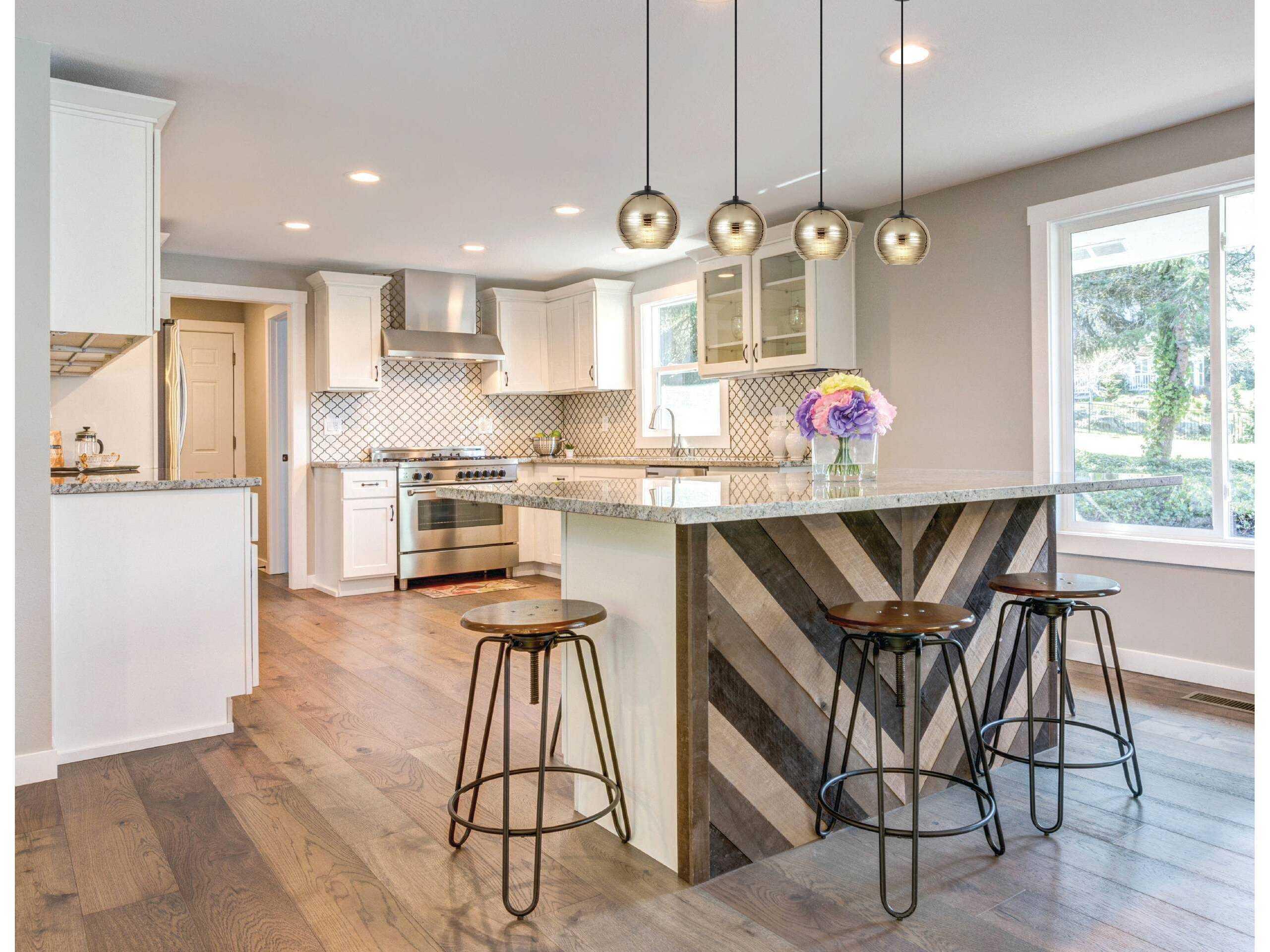 Eglo Lemorieta 4-Light Black Island Pendant