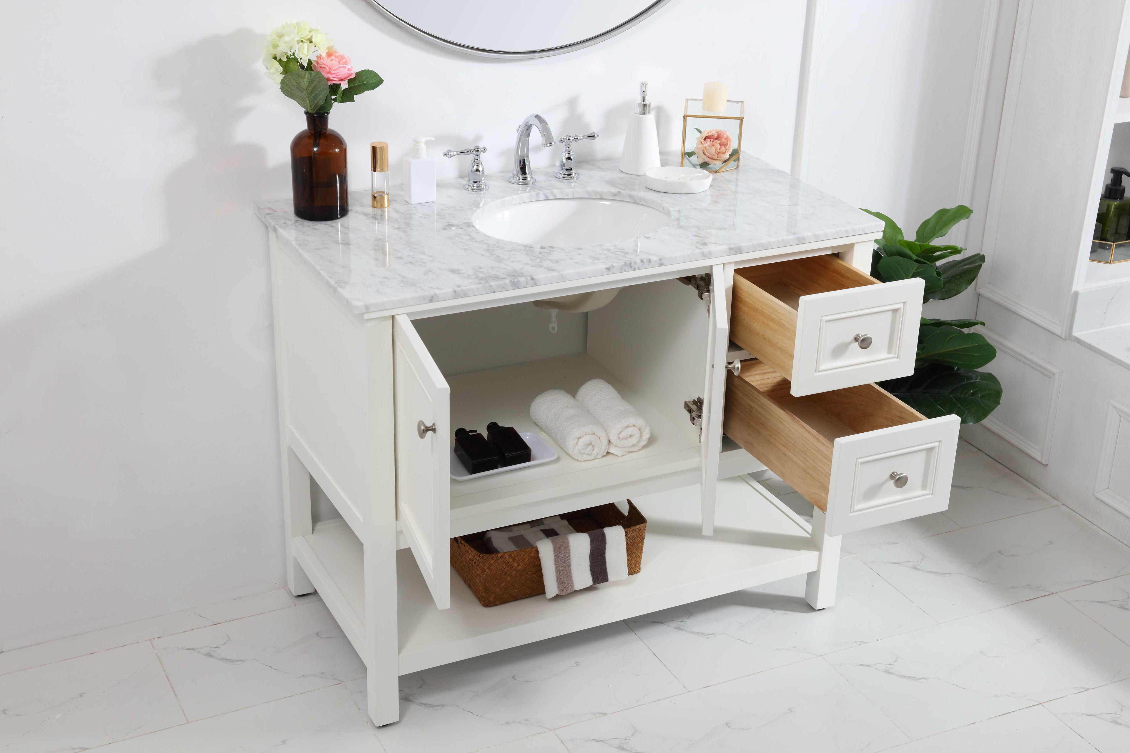 Elegant Lighting Metropolis White 42" Vanity