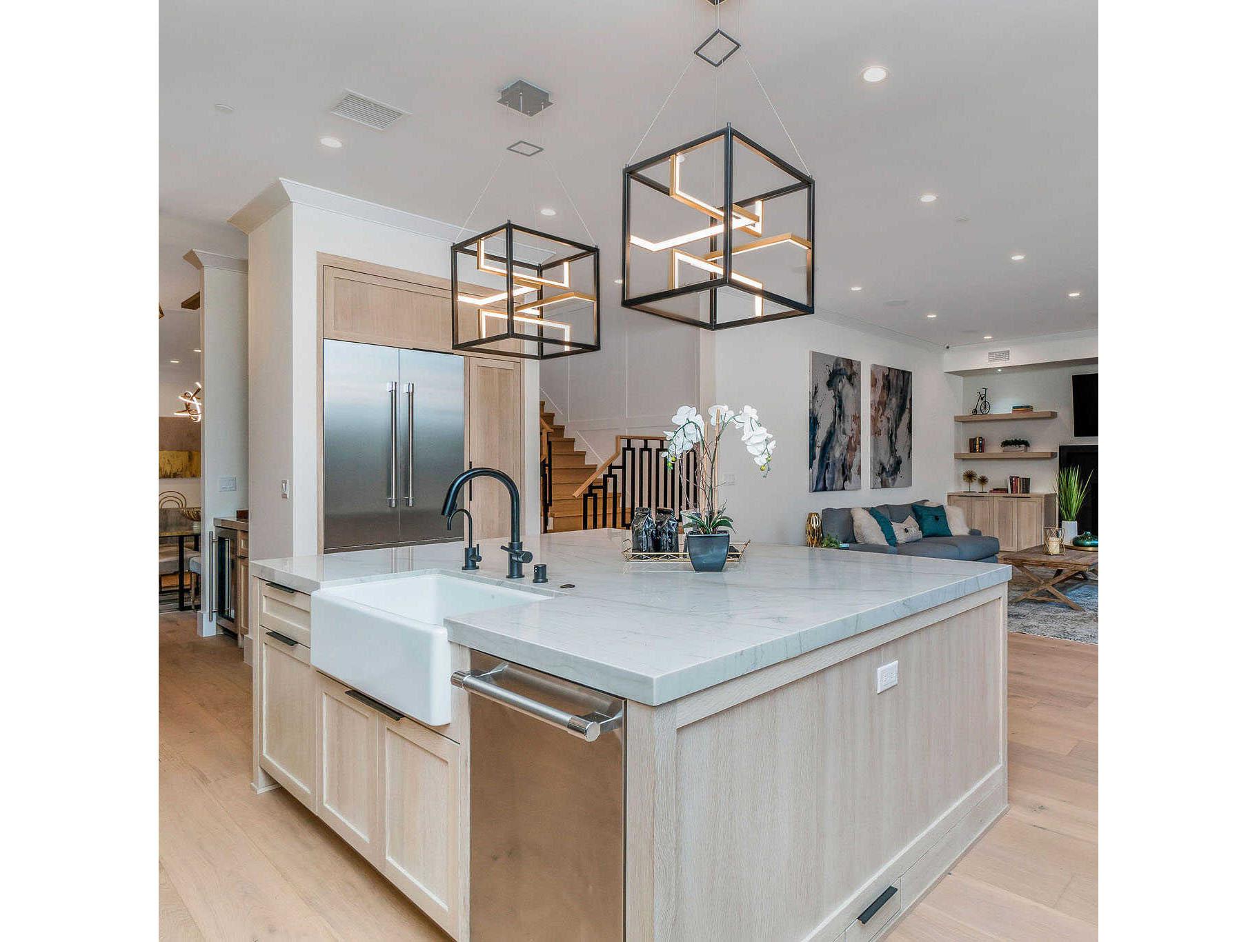 ET2 Chamber 4-Light Black Gold LED Geometric Pendant