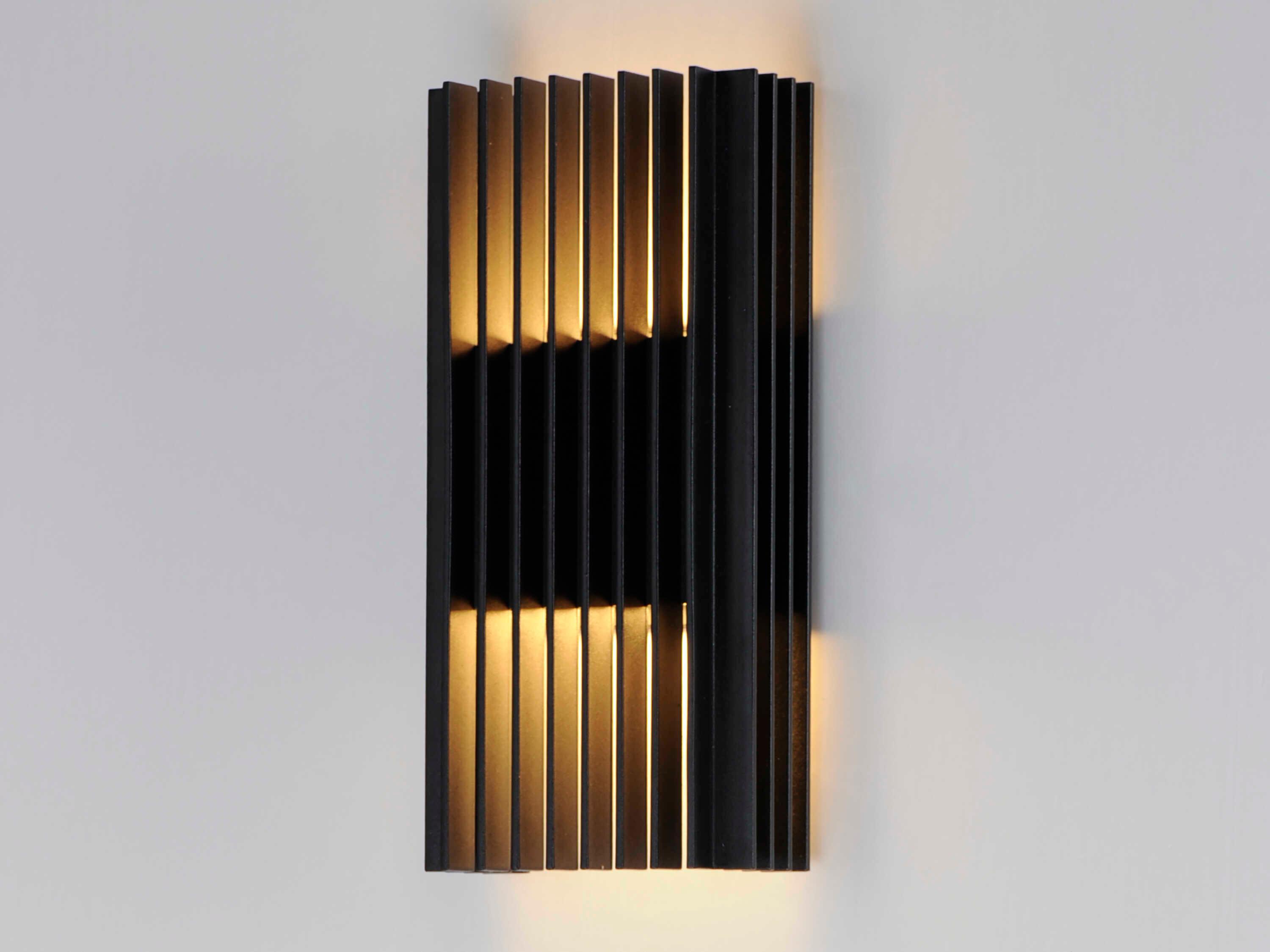 ET2 Rampart 2 - Light Outdoor Wall Light