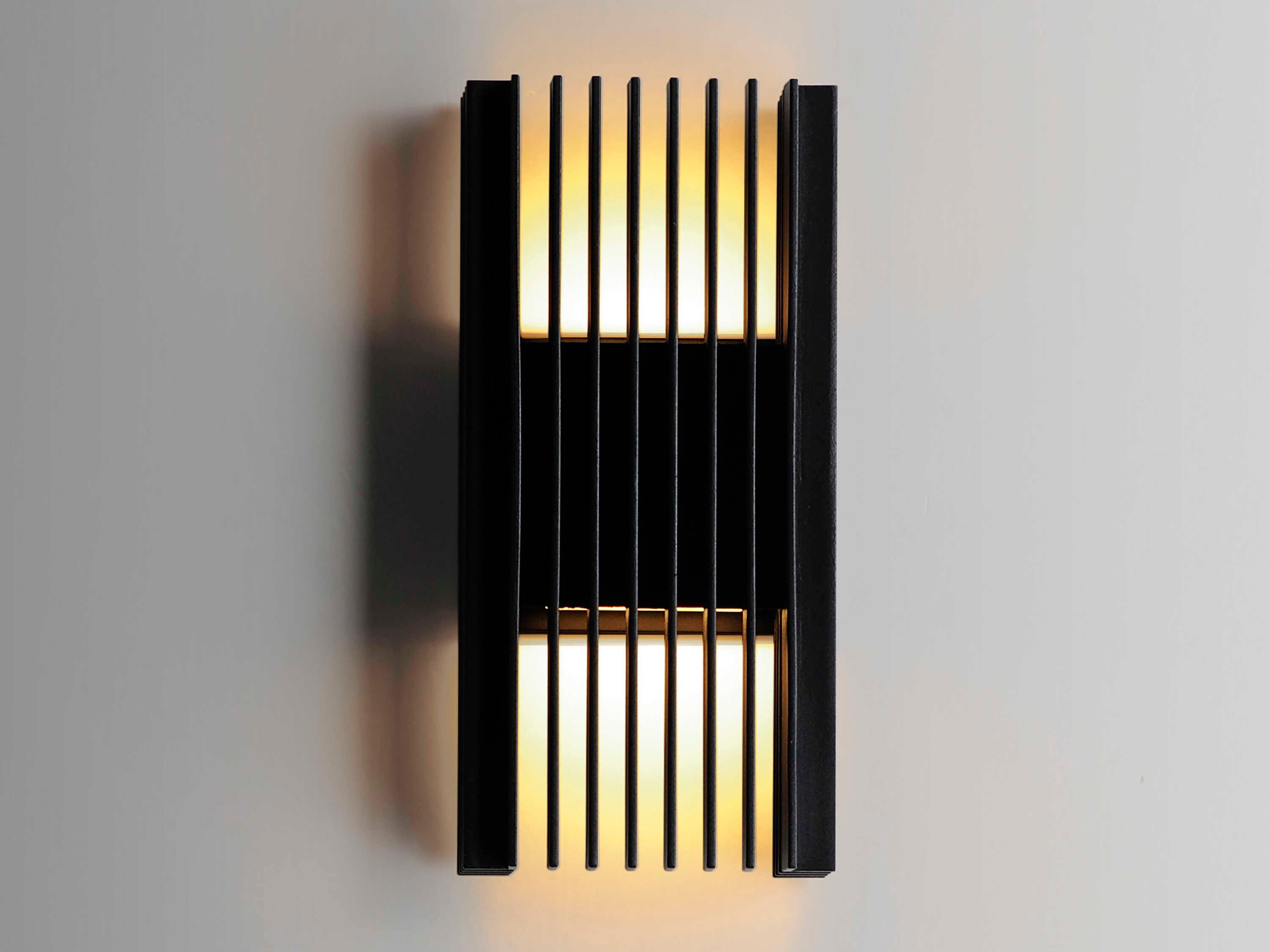 ET2 Rampart 2 - Light Outdoor Wall Light