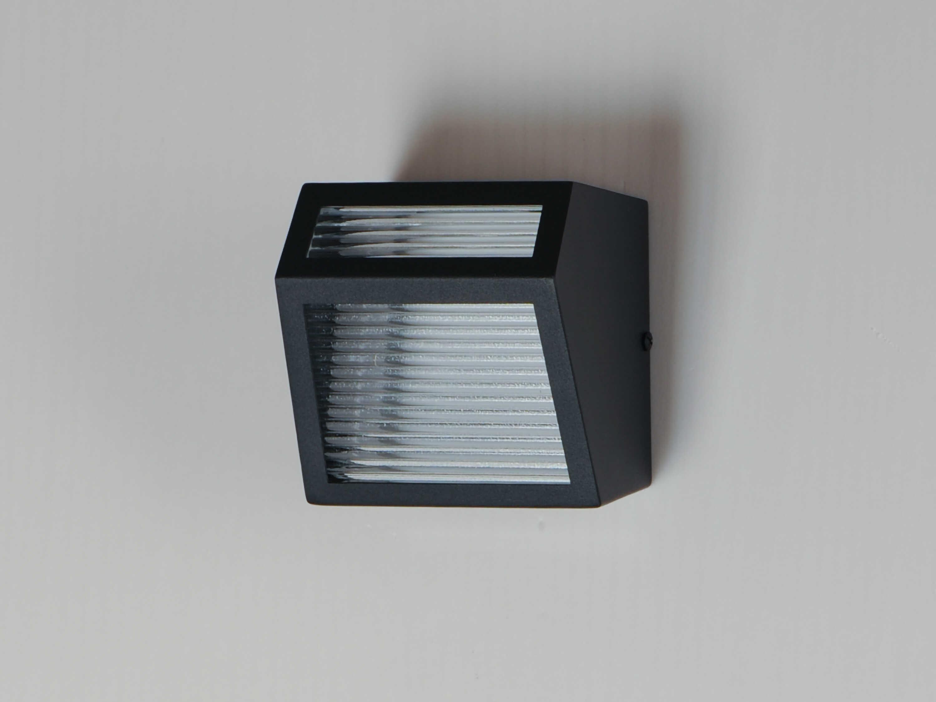 ET2 Totem 2 - Light Outdoor Wall Light