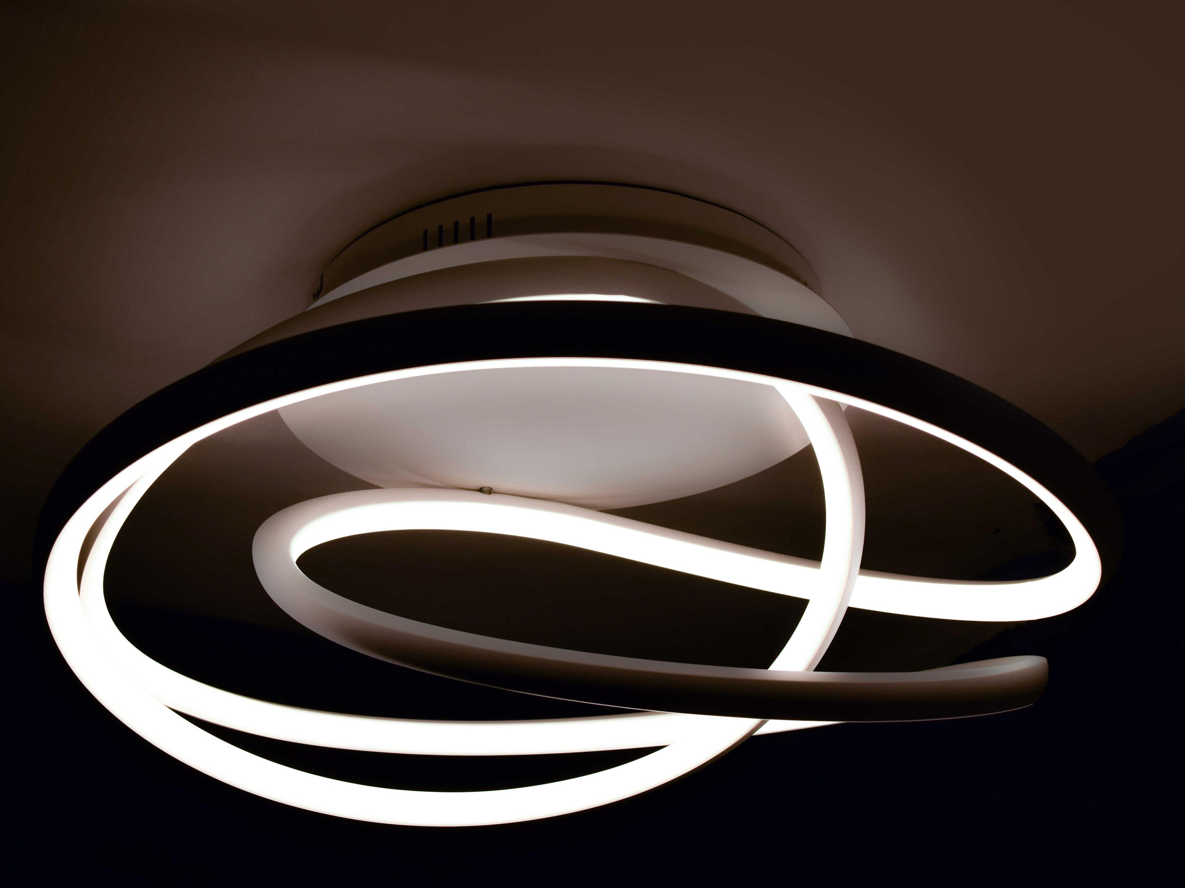 ET2 Twisted 1-Light Matte White LED Flush Mount