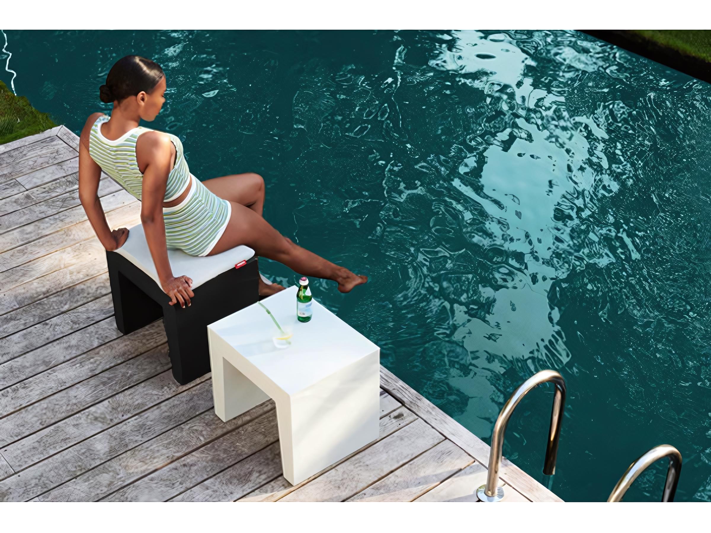 Fatboy Outdoor Concrete Seat in White