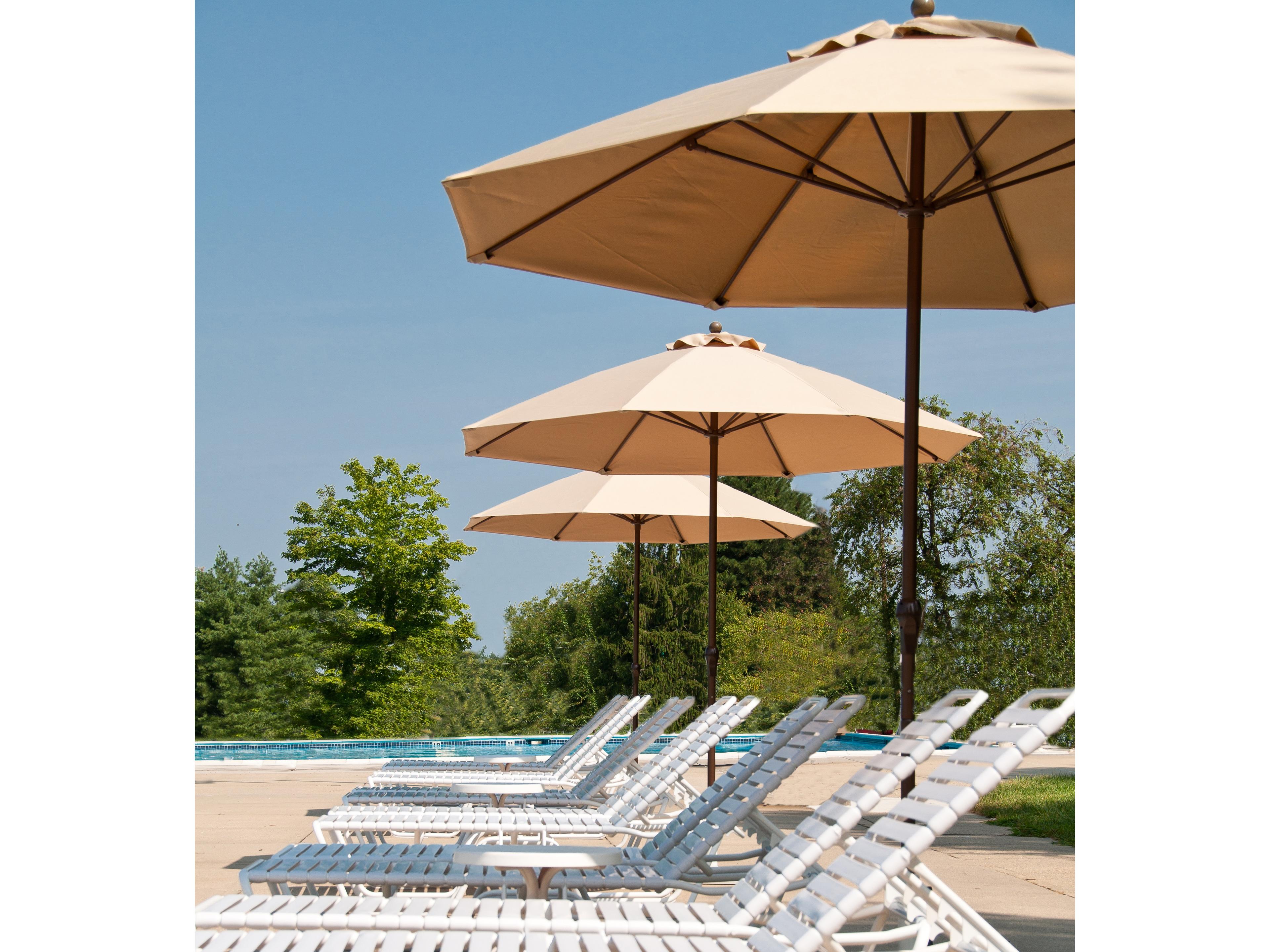 Frankford Quick Ship Monterey Market Fiberglass 7.5 Foot Octagon Crank Outdoor Patio Umbrella