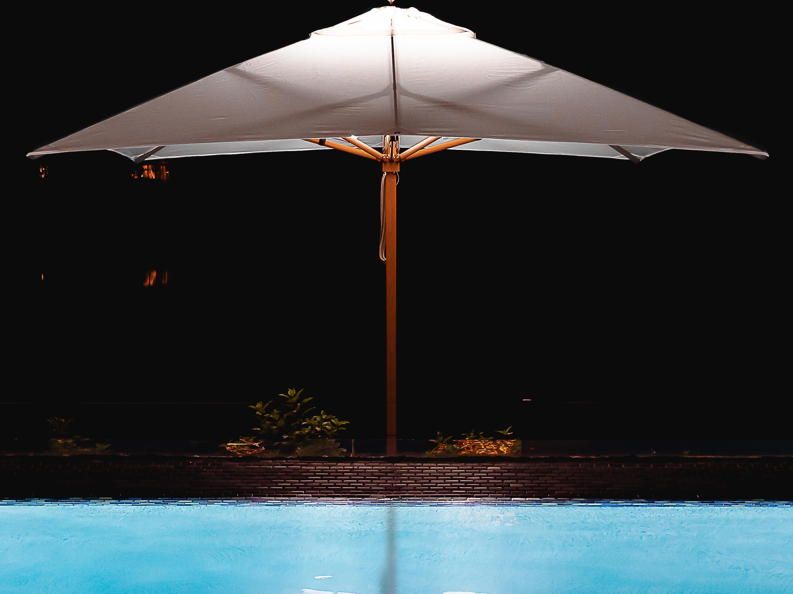 Frankford G-Series Aluminum Market Silver Anodized 10 Foot Square Double Pulley Lift Outdoor Umbrella