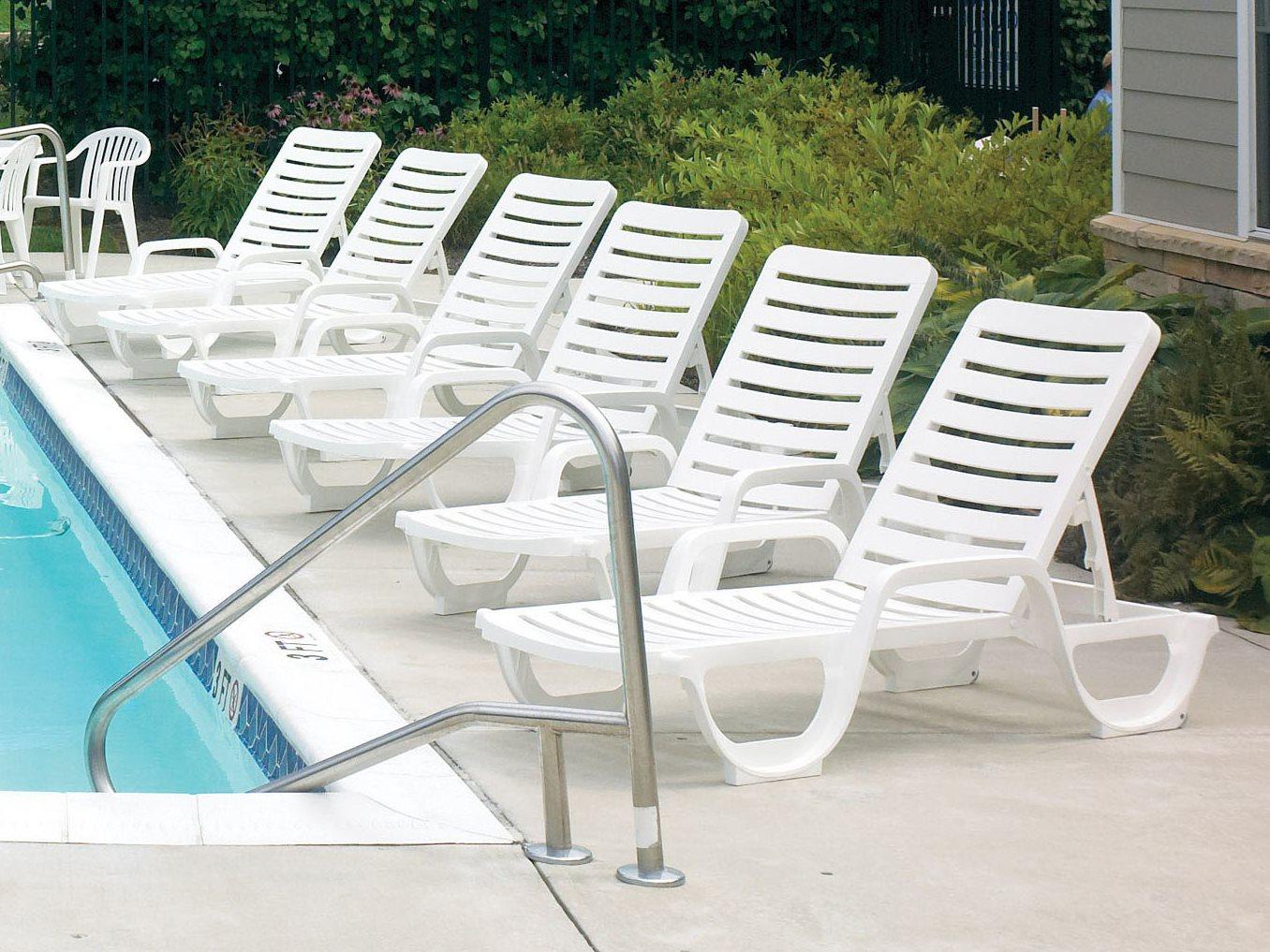 Grosfillex Bahia Resin White Outdoor Patio Lounge Set