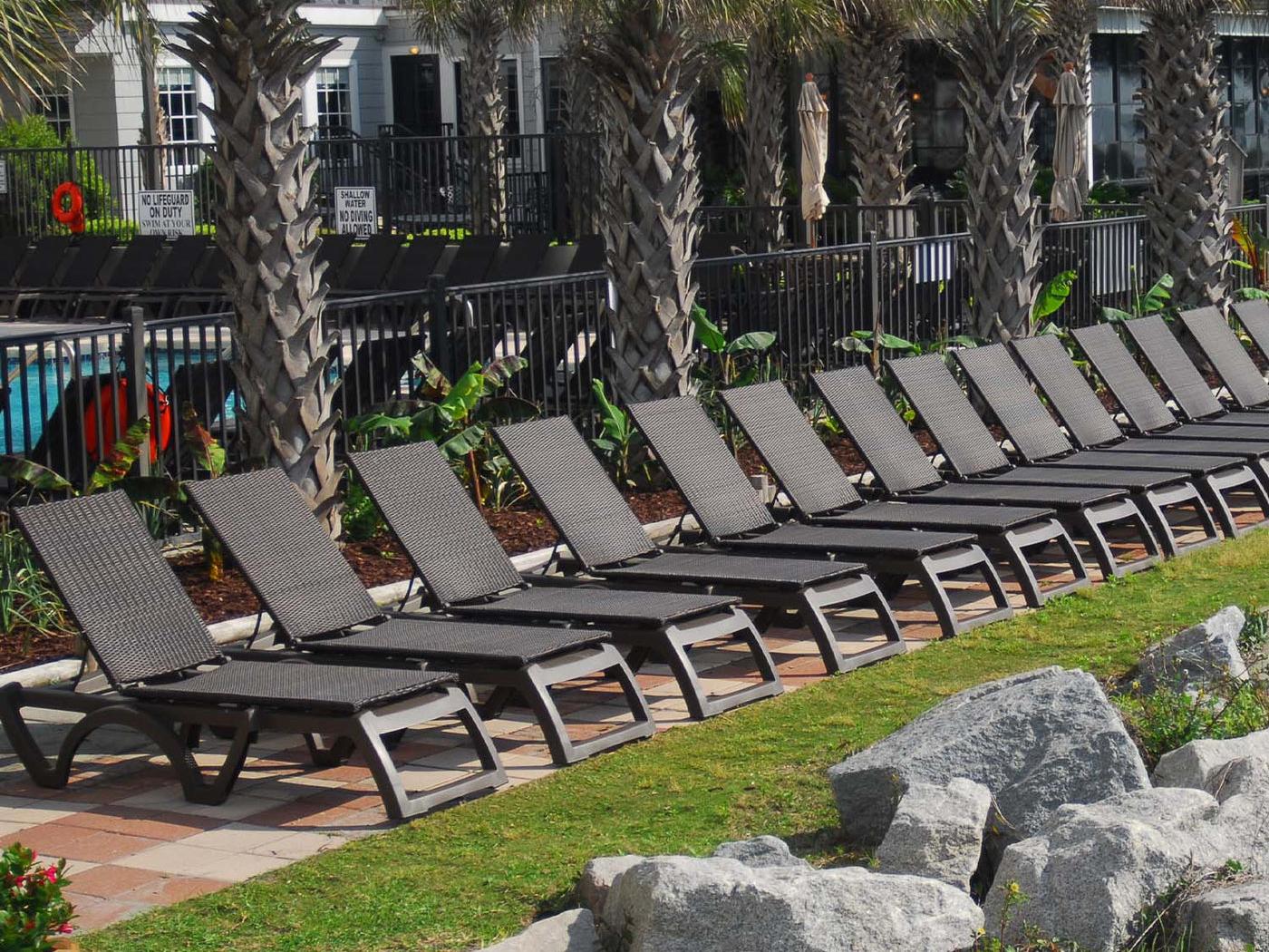 Grosfillex Java Resin Wicker Outdoor Patio Lounge Set