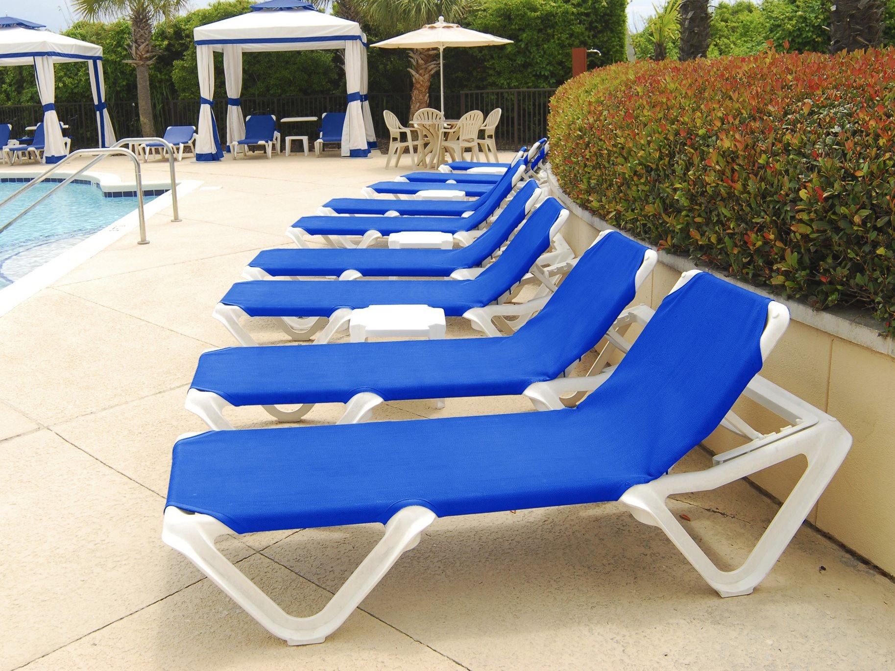 Grosfillex Nautical Sling Resin White Patio Lounge Set in Blue