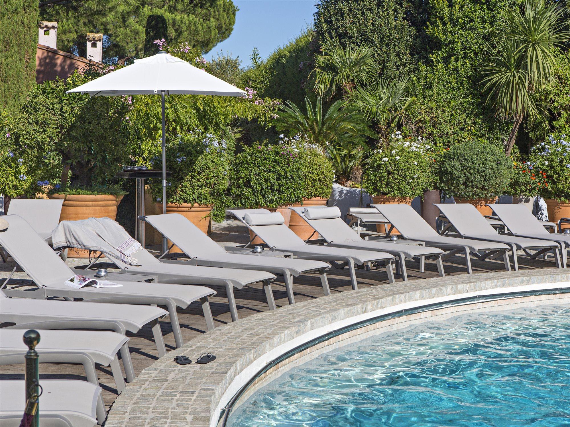 Grosfillex Sunset Platinum Gray Aluminum Sling Patio Lounge Set in Gray