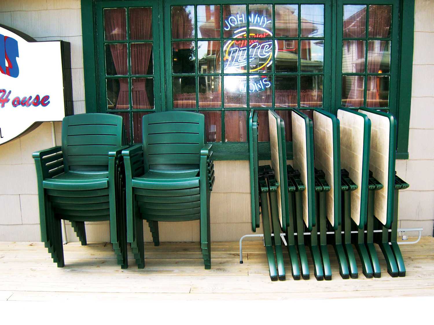 Grosfillex Acadia Resin Amazon Green Stacking Outdoor Patio Dining Arm Chair