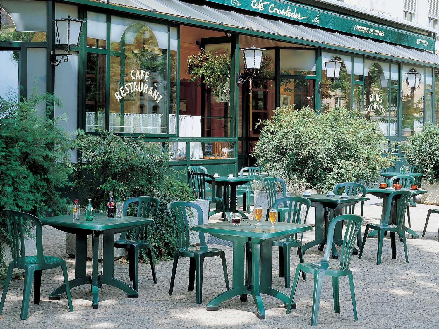 Grosfillex Miami Resin Amazon Green Stacking Bistro Side Chair