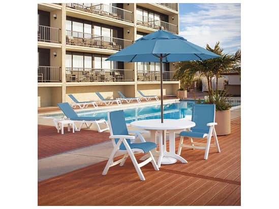 Grosfillex Jamaica Beach Sling Resin White Midback Folding Outdoor Patio Lounge Chair in Sky Blue