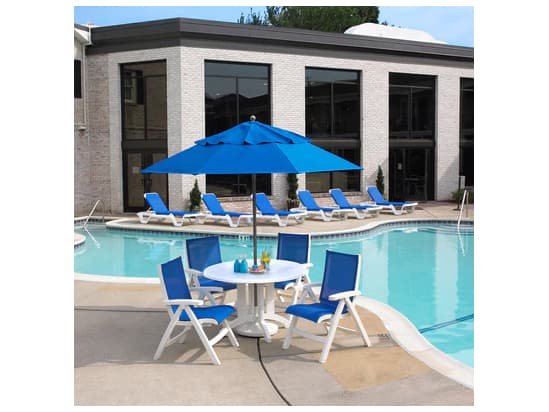 Grosfillex Jamaica Beach Sling Resin White Midback Folding Patio Lounge Chair in Royal Blue