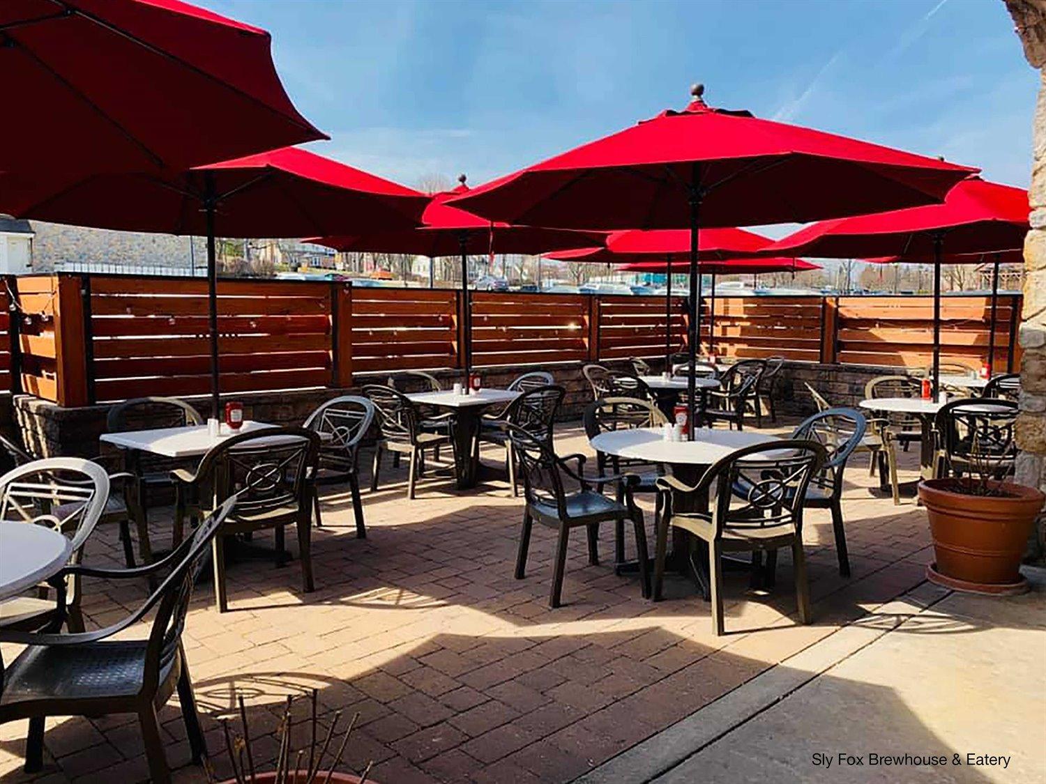 Grosfillex Victoria Resin Bronze Mist Patio Dining Set