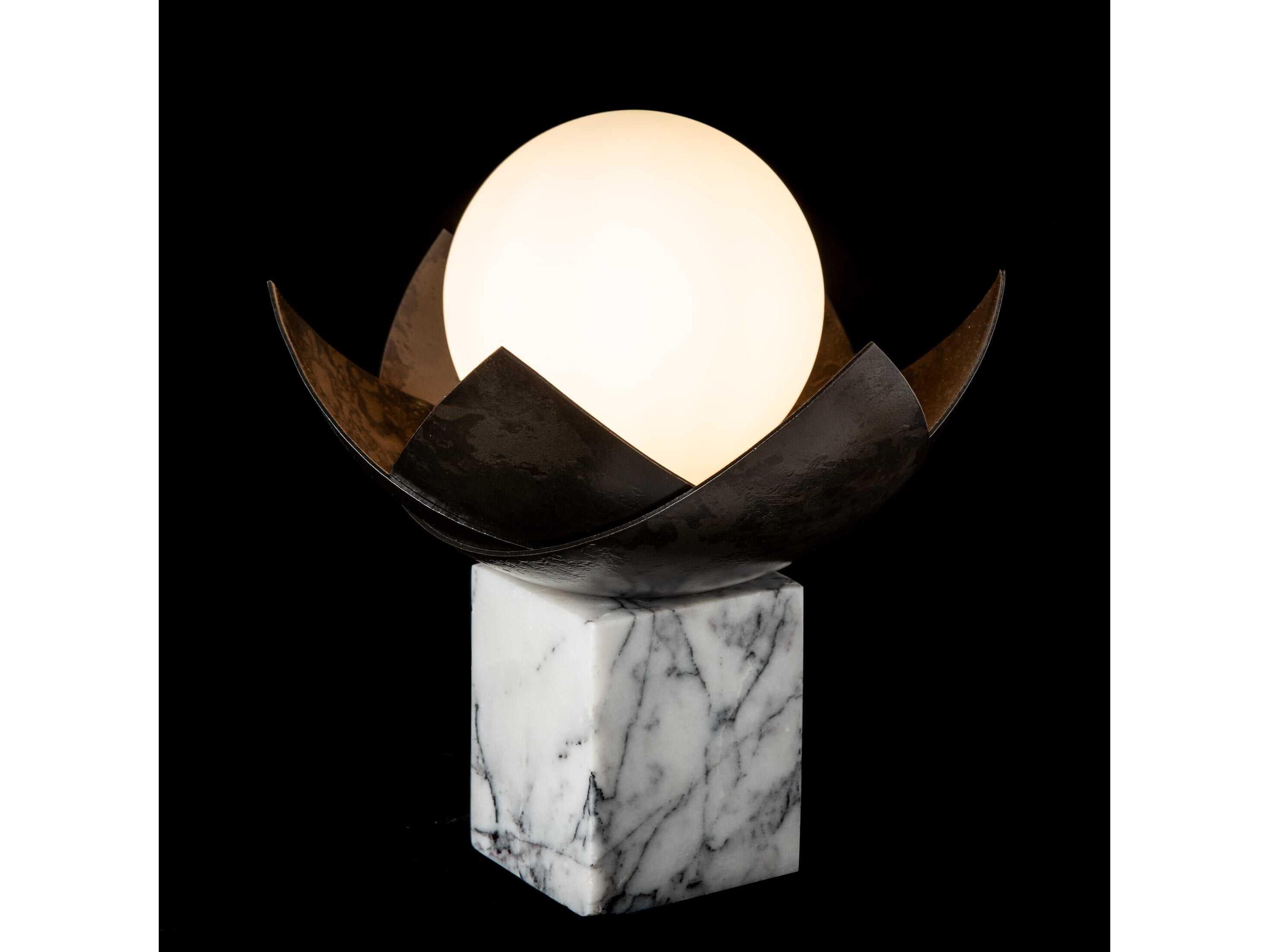 Hubbardton Forge Blossom Table Lamp