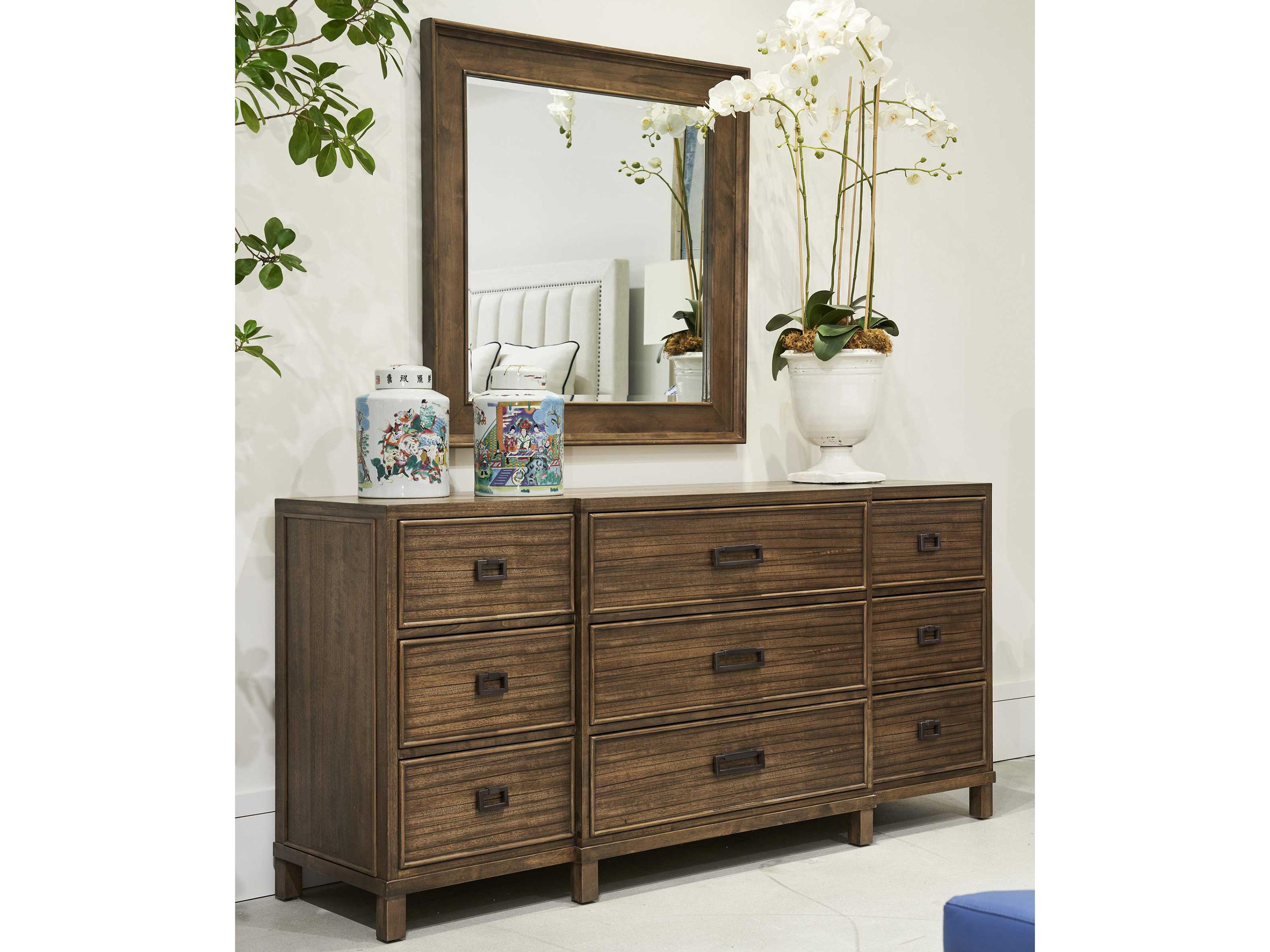 Hickory White Courtland Saratoga 9-Drawer Triple Dresser