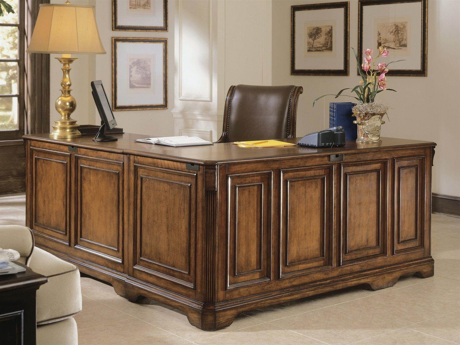 Hooker Furniture Brookhaven Distressed Clear Cherry Hardwood L-Shaped Desk