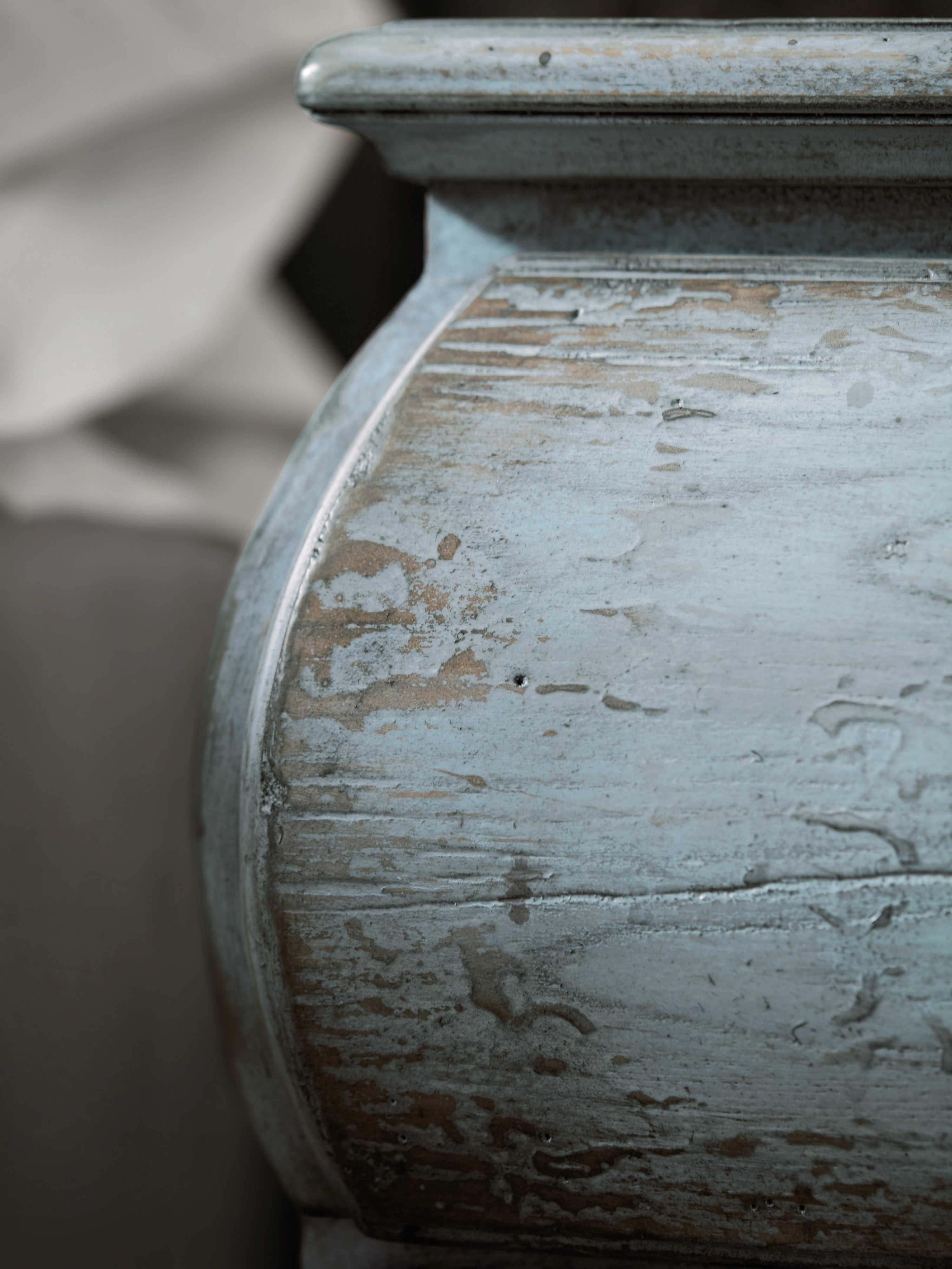 Hooker Furniture Beaumont Bachelors 3-Drawers Cedar Wood Chest Nightstand