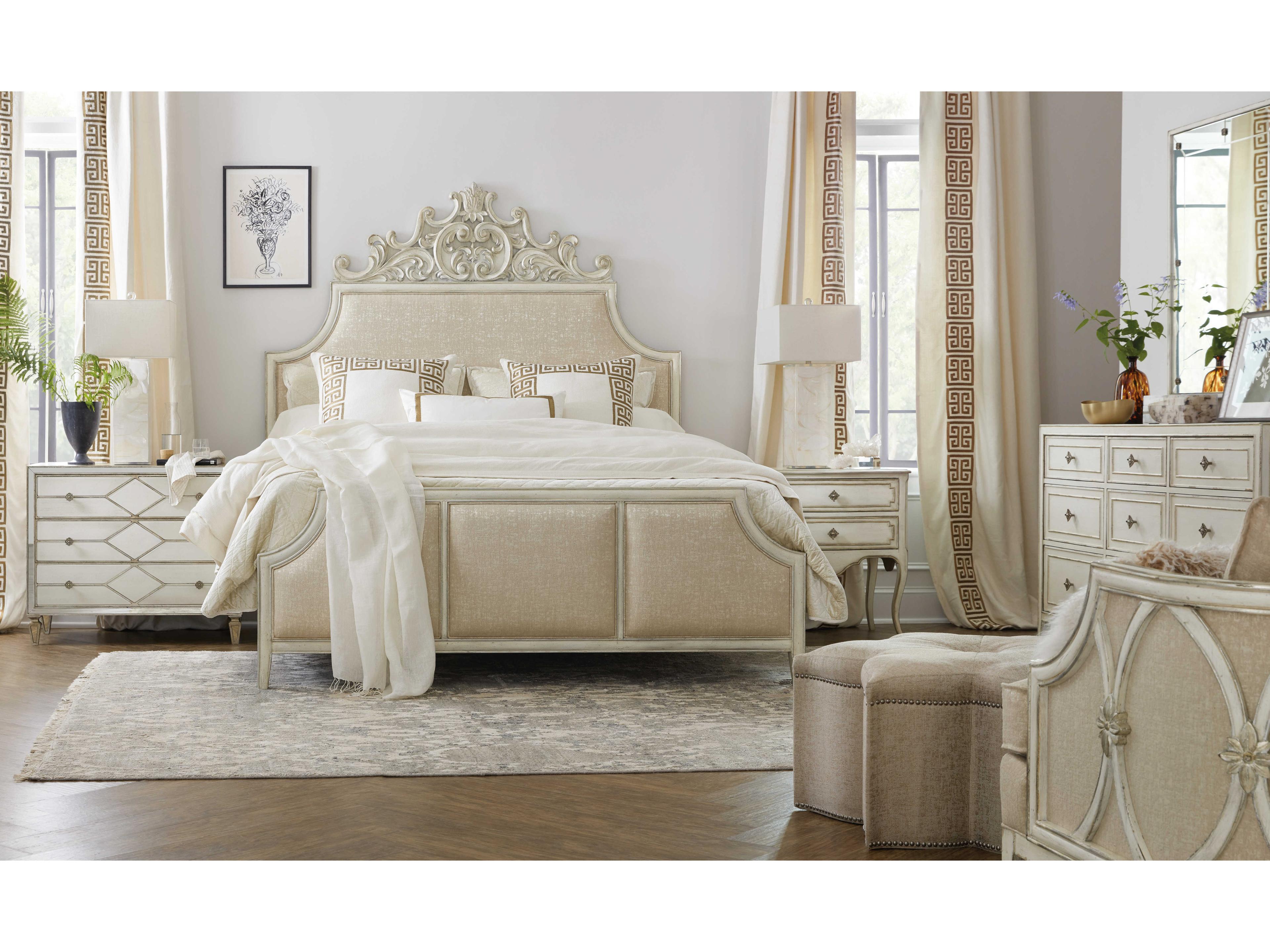 Hooker Furniture Sanctuary Queen of Diamonds Bachelorette 3-Drawers Mirrored Cedar Wood Chest Nightstand