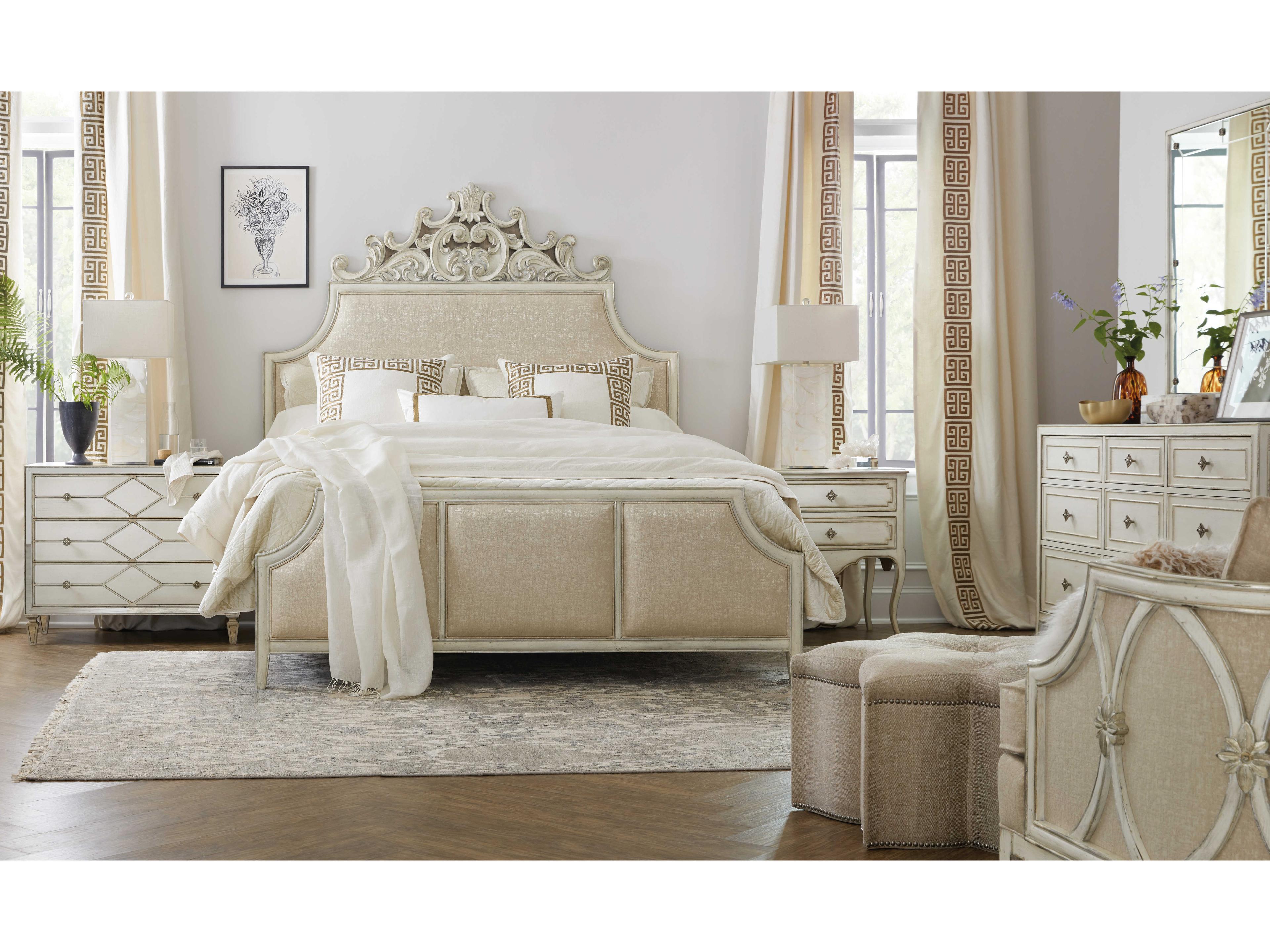 Hooker Furniture Sanctuary Queen of Diamonds Bachelorette 3-Drawers Mirrored Cedar Wood Chest Nightstand