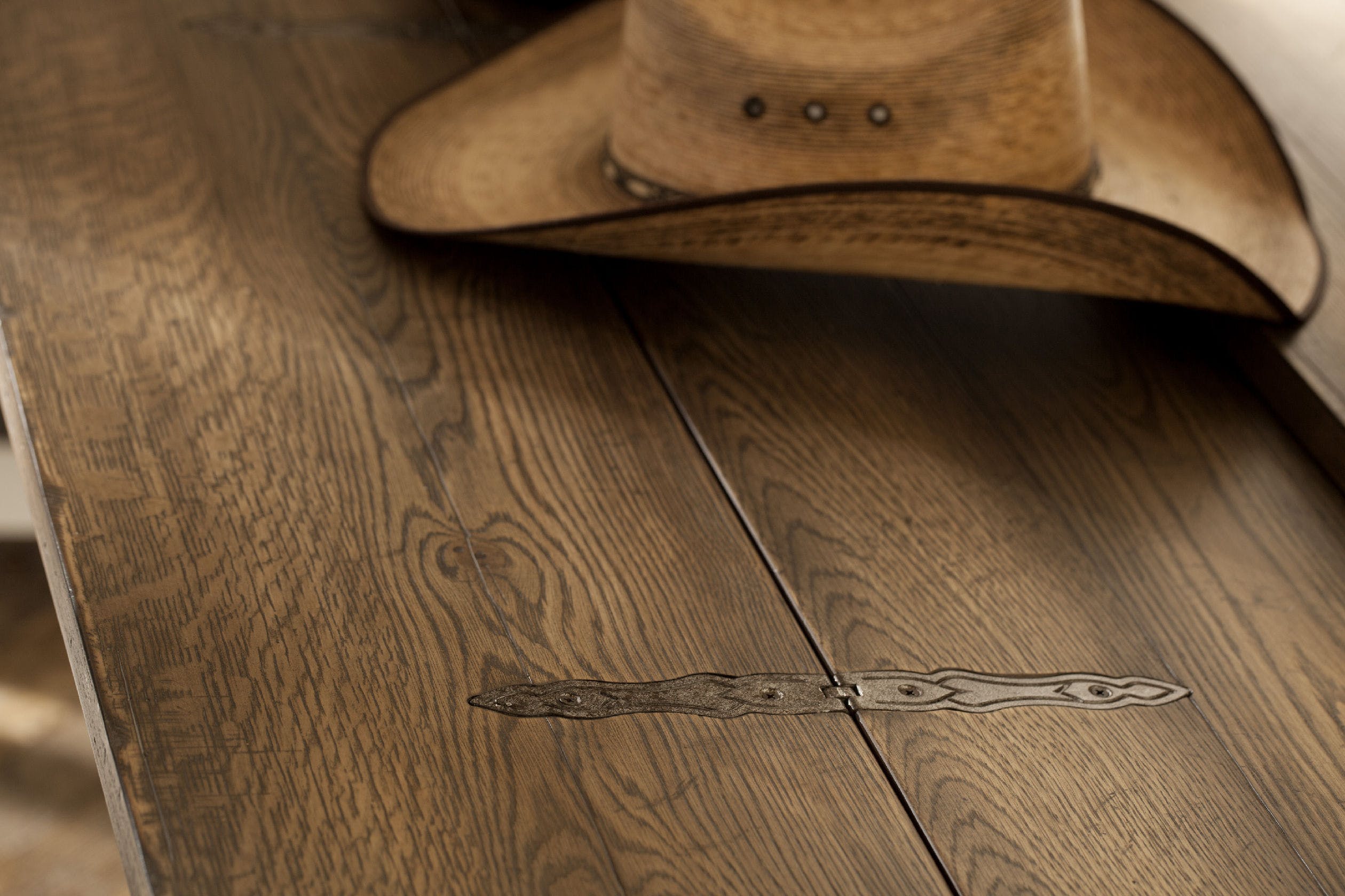 Hooker Furniture Hill Country Bluewind Flip-Top Rectangular Wood Timeworn Saddle Brown Aged Pewter Console Table