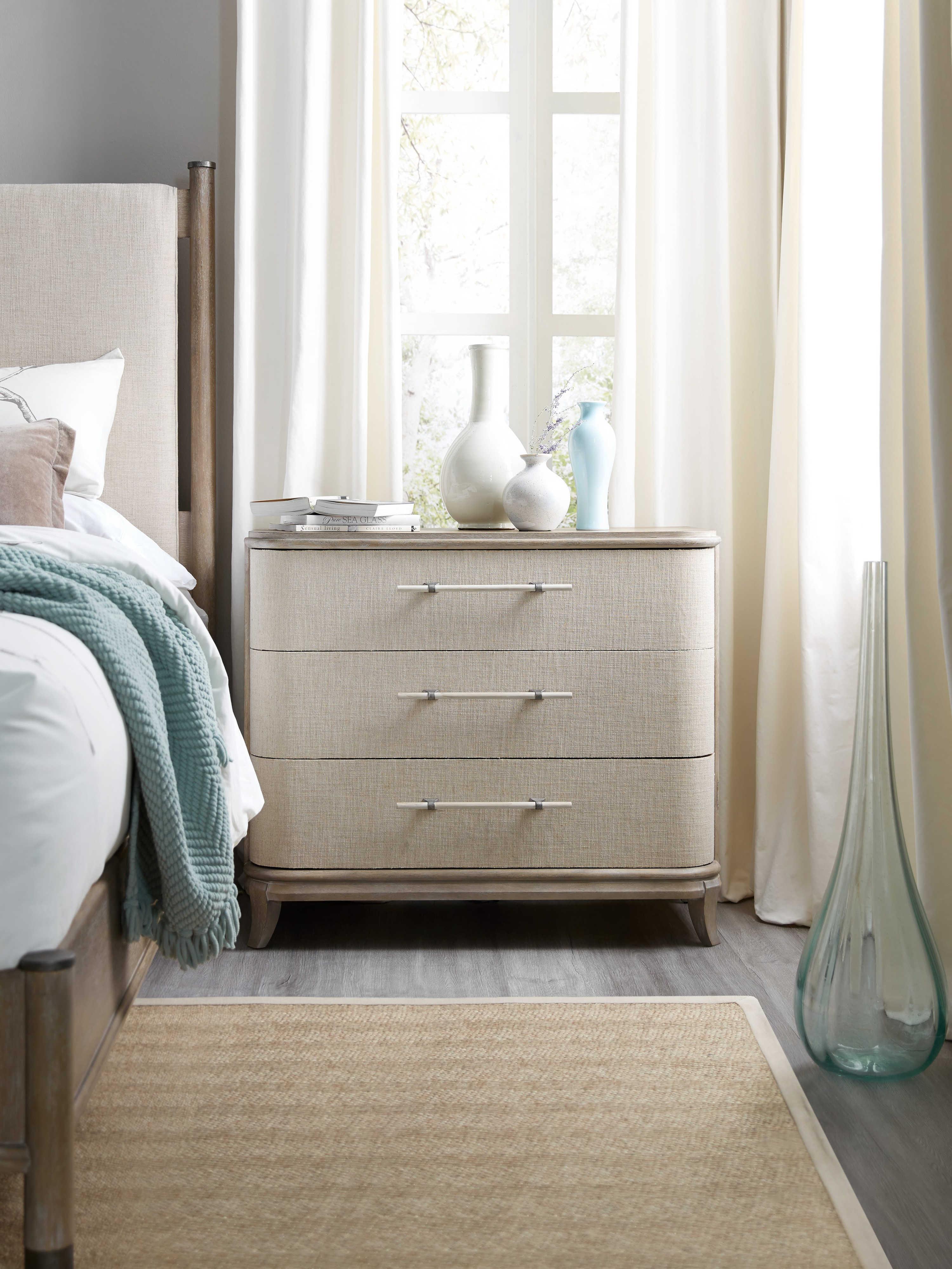 Luxecor Heritage 3-Drawers Gray Rubberwood Chest Nightstand